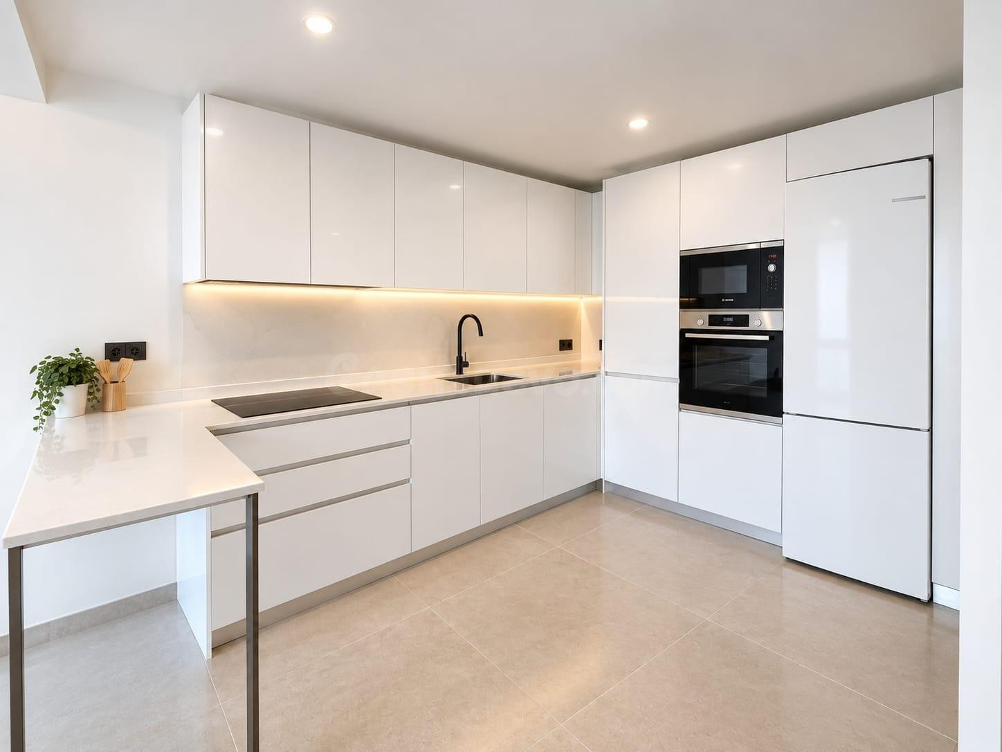 ESTRENA TU NUEVO HOGAR EN EL CORAZÓN DE FUENGIROLA – OBRA NUEVA CON 3 DORMITORIOS, TERRAZA Y ORIENTACIÓN SUR
