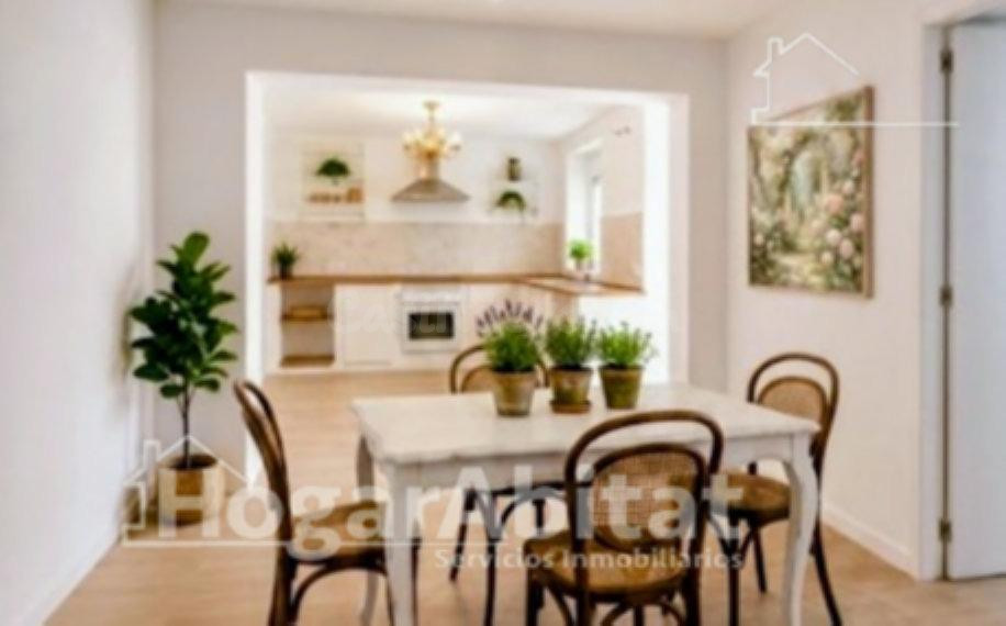 REFORMADA Y ACOGEDORA CON BUHARDILLA Y TERRAZA