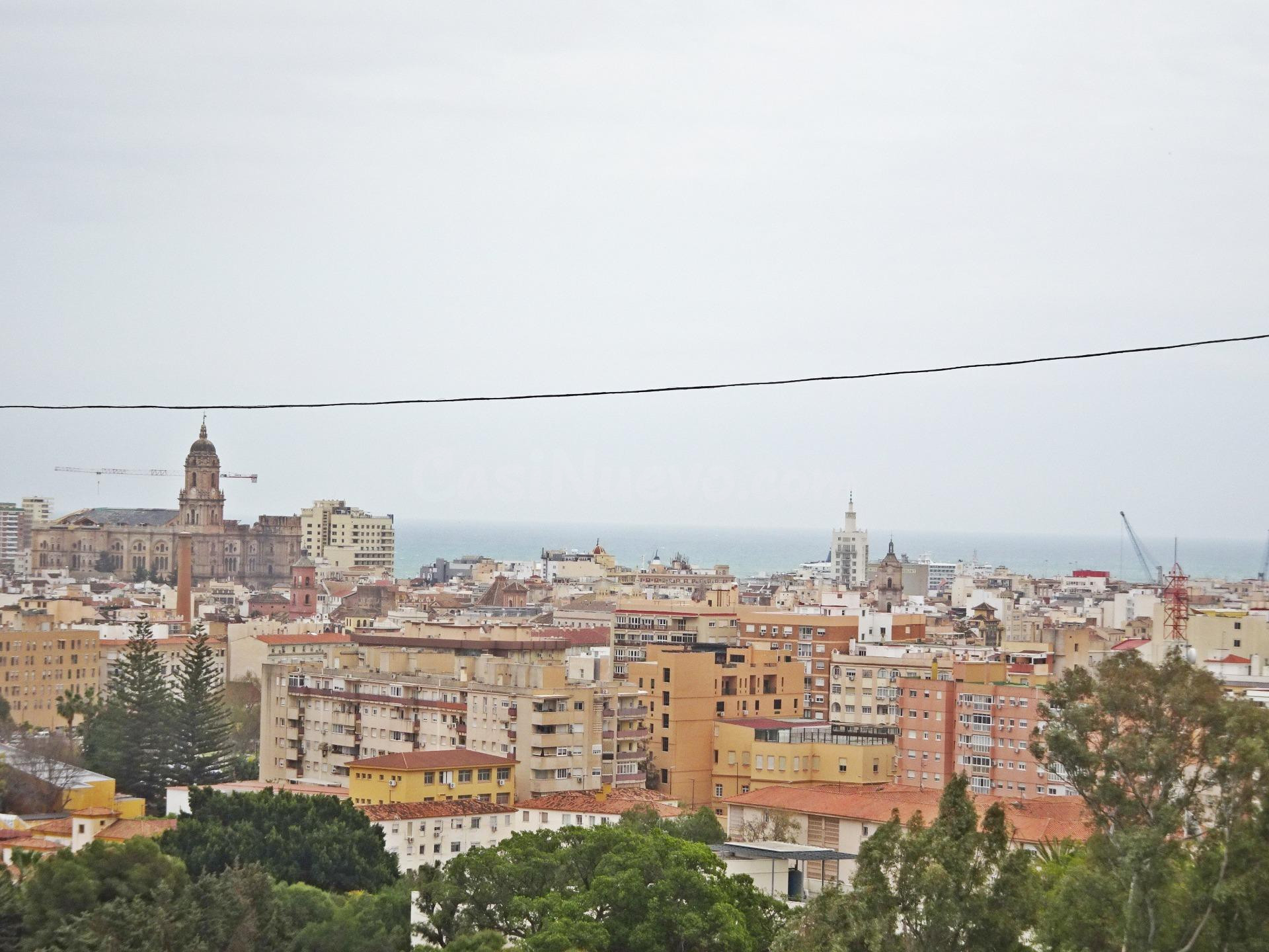 Espectacular piso reformado con vistas panorámicas al mar y la Catedral.