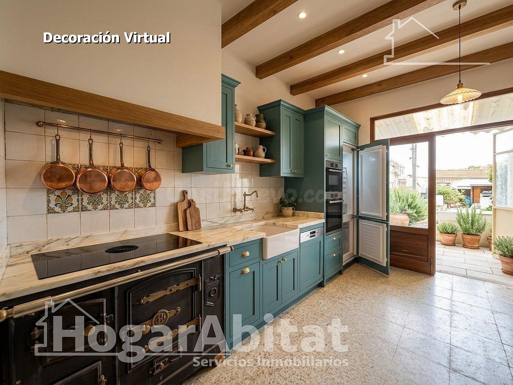 ¡VISTAS A LAS MONTAÑAS! CASA ECONÓMICA PARA REFORMAR, CON TERRAZA CERCA DEL CENTRO