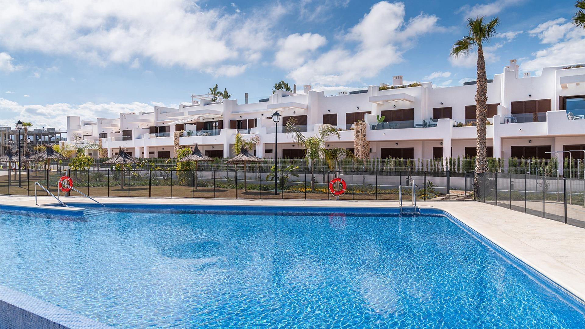 BUNGALOW EN PLANTA BAJA EN PRIMERA LINEA DE MAR - MAR DE PULPÍ (ALMERÍA).