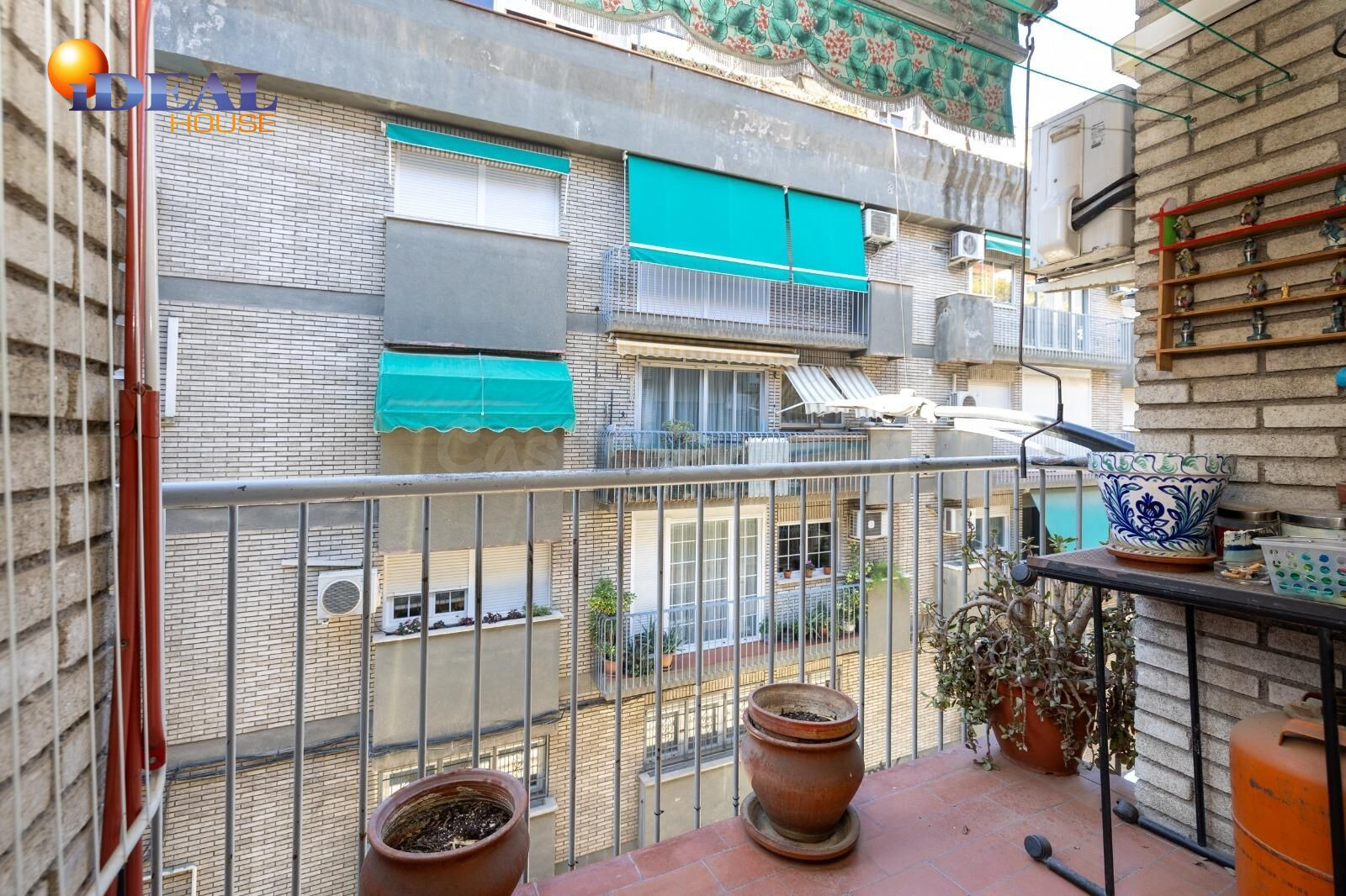 Encantador Piso en zona Alhamar, Granada - Perfecto para Tu Familia
