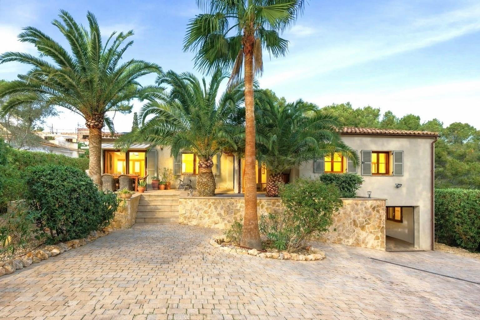 Villa reformada con estilo mediterráneo en una de las zonas más demandadas de Santa Ponsa