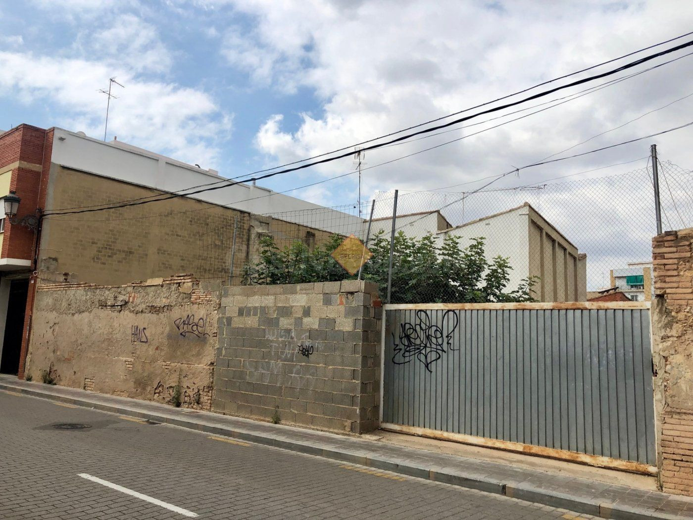 SOLAR PARA CONSTRUCCIÓN CERCA DE LA NUEVA UNIVERSIDAD CATÓLICA