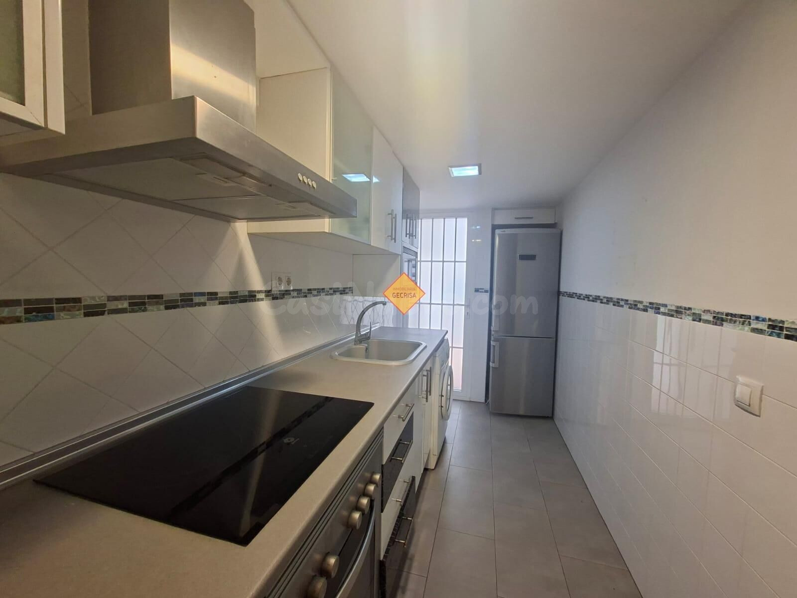 SE VENDE ACOGEDOR PISO CON TERRAZA EN VALENCIA CENTRO 290.000€