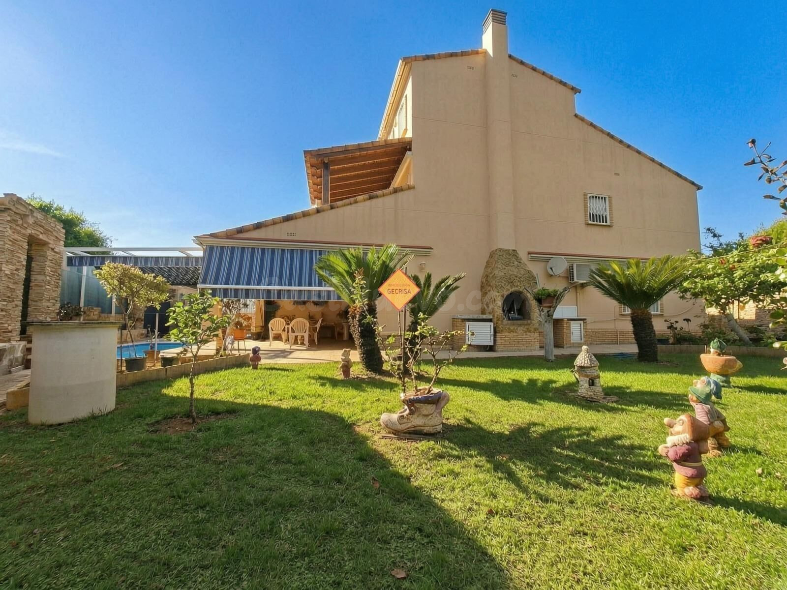 SE VENDE PRECIOSO CHALET EN LA PRESTIGIOSA ZONA DE LA URBANIZACIÓN CAMPOLIVAR