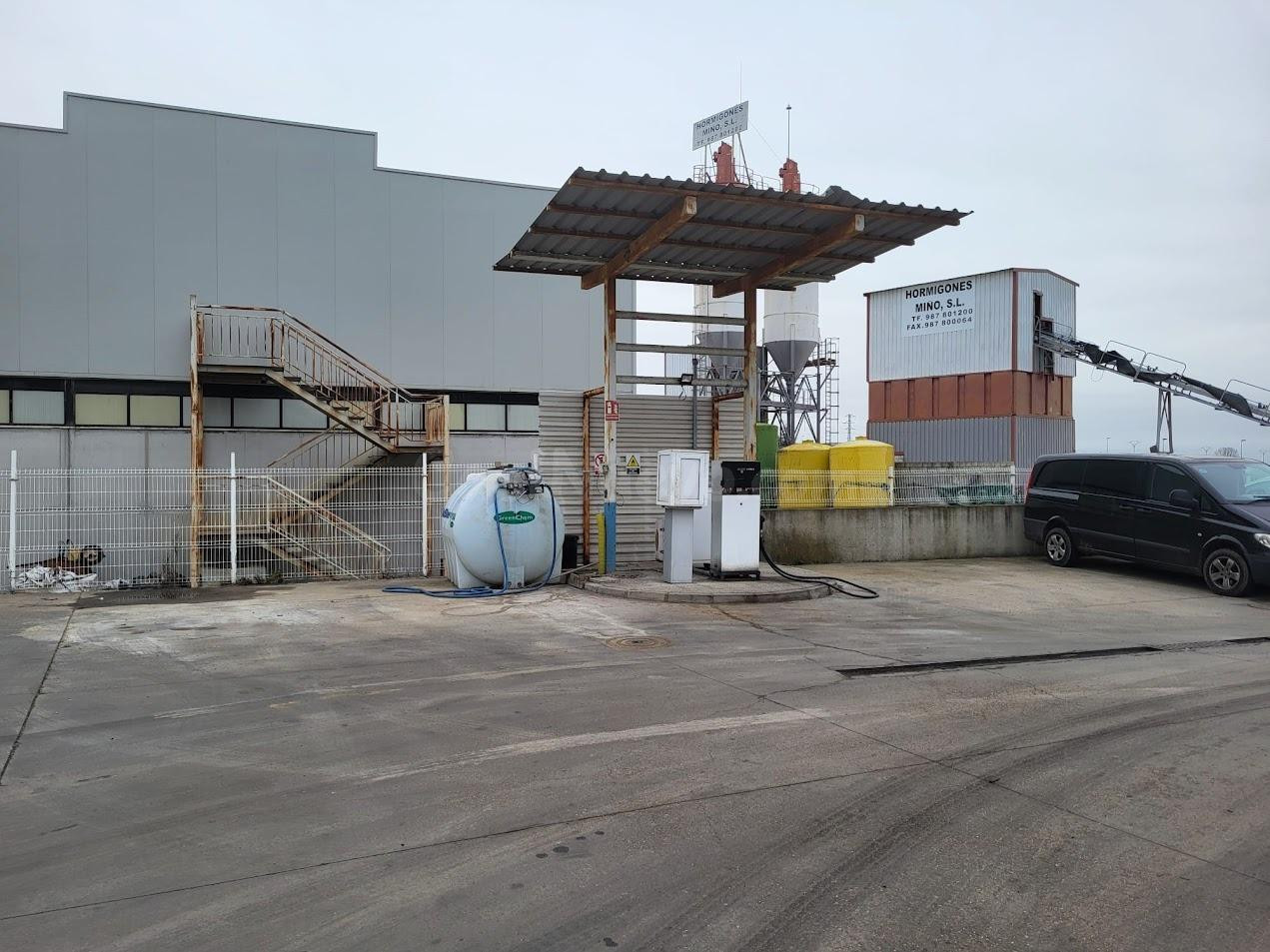 MAGNÍFICA NAVE EN EL POLÍGONO INDUSTRIAL DE TROBAJO DEL CAMINO