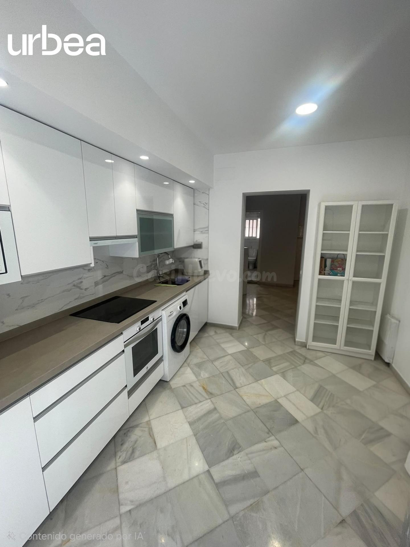 URBEA GESTIÓN INMOBILIARIA presenta estos dos magníficos locales en primera línea de playa, en la exclusiva zona de La Malagueta.