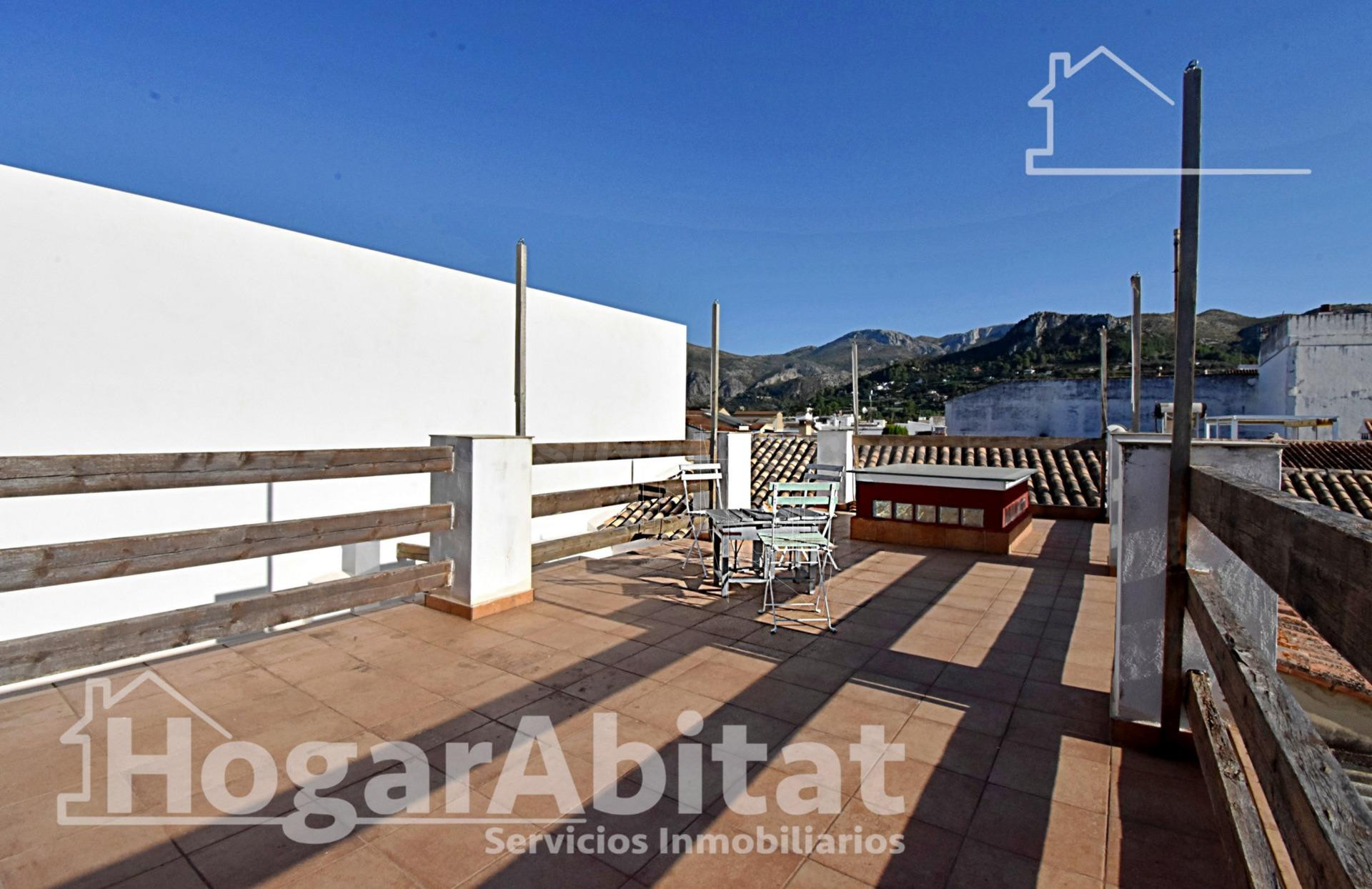 MAGNIFICA CASA REFORMADA: ENCANTO TRADICIONAL Y DISEÑO MODERNO