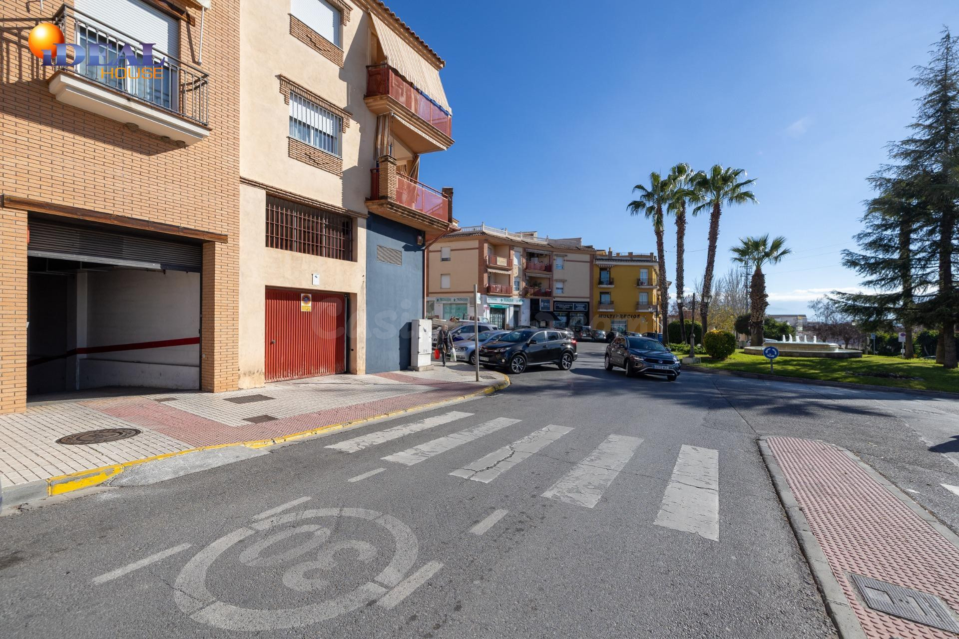 ️ Plaza de garaje amplia + trastero en Peligros