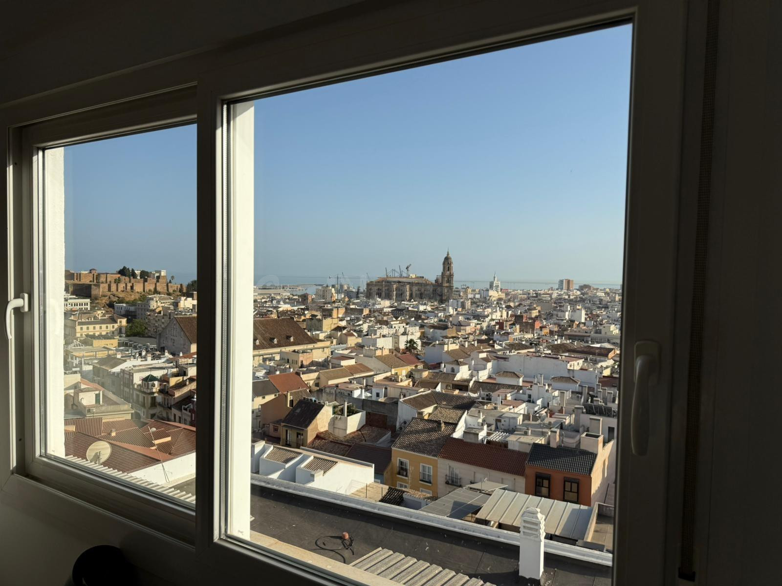 Ático en el corazón de Málaga, luminoso con orientación Sur-Este