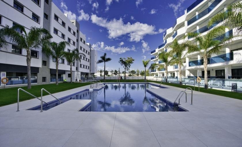 Planta baja de 3 dormitorios. Las Lagunas, Mijas Costa - Garaje y Trastero