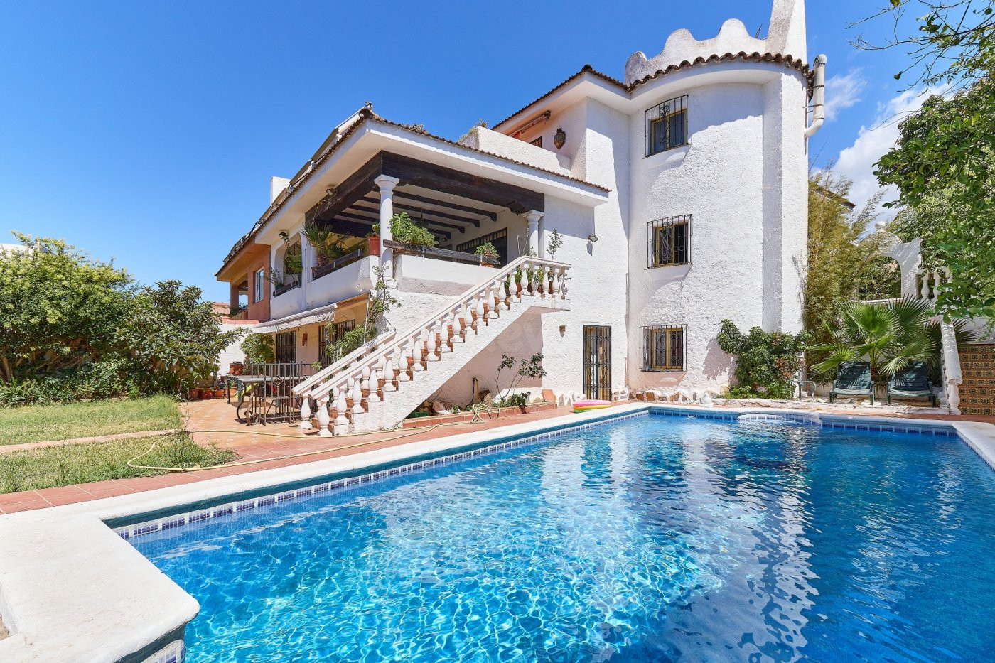 Gran villa en el centro de Marbella, perfecta ubicación, 8 dormitorios y jardín con piscina privada