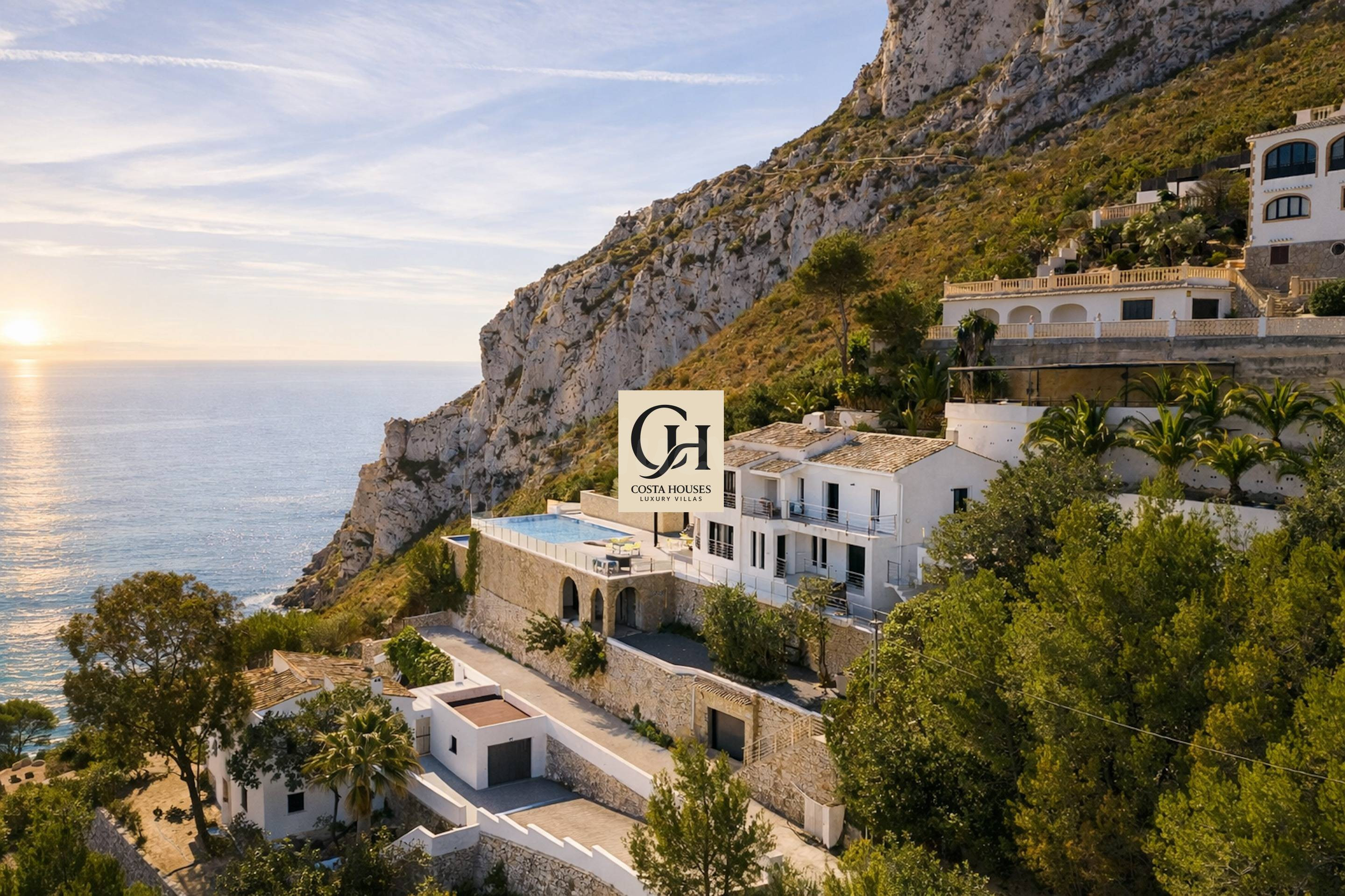 Villa Granadella - Lujo Mediterráneo a Solo 120 Metros del Mar en Jávea, Alicante