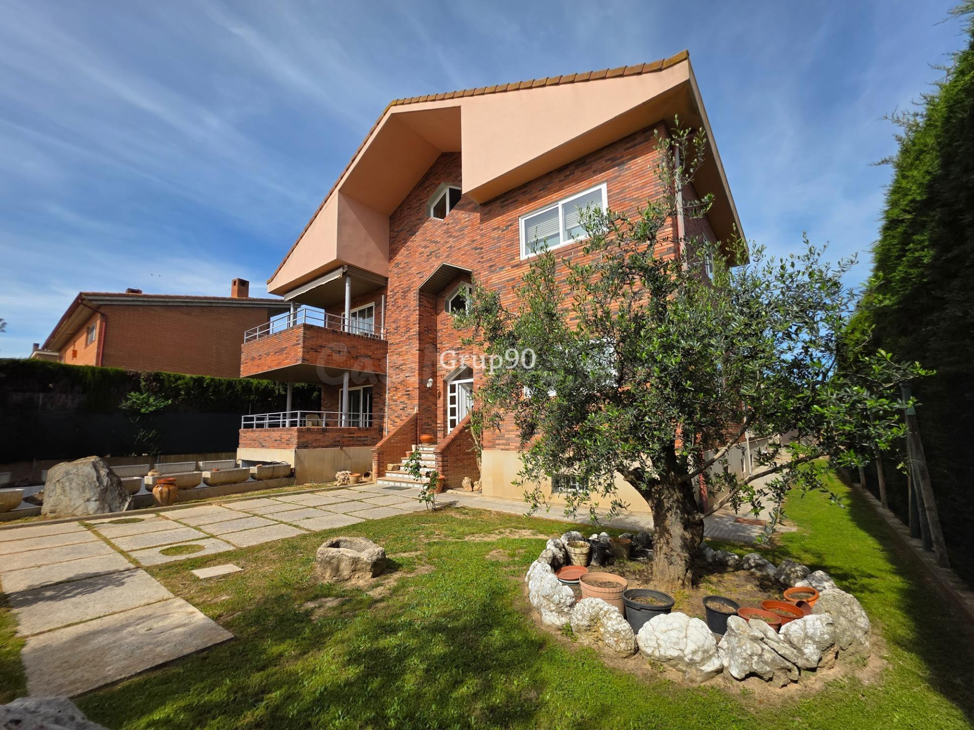 Chalet exclusivo en Lleida – Espacio, privacidad y ubicación