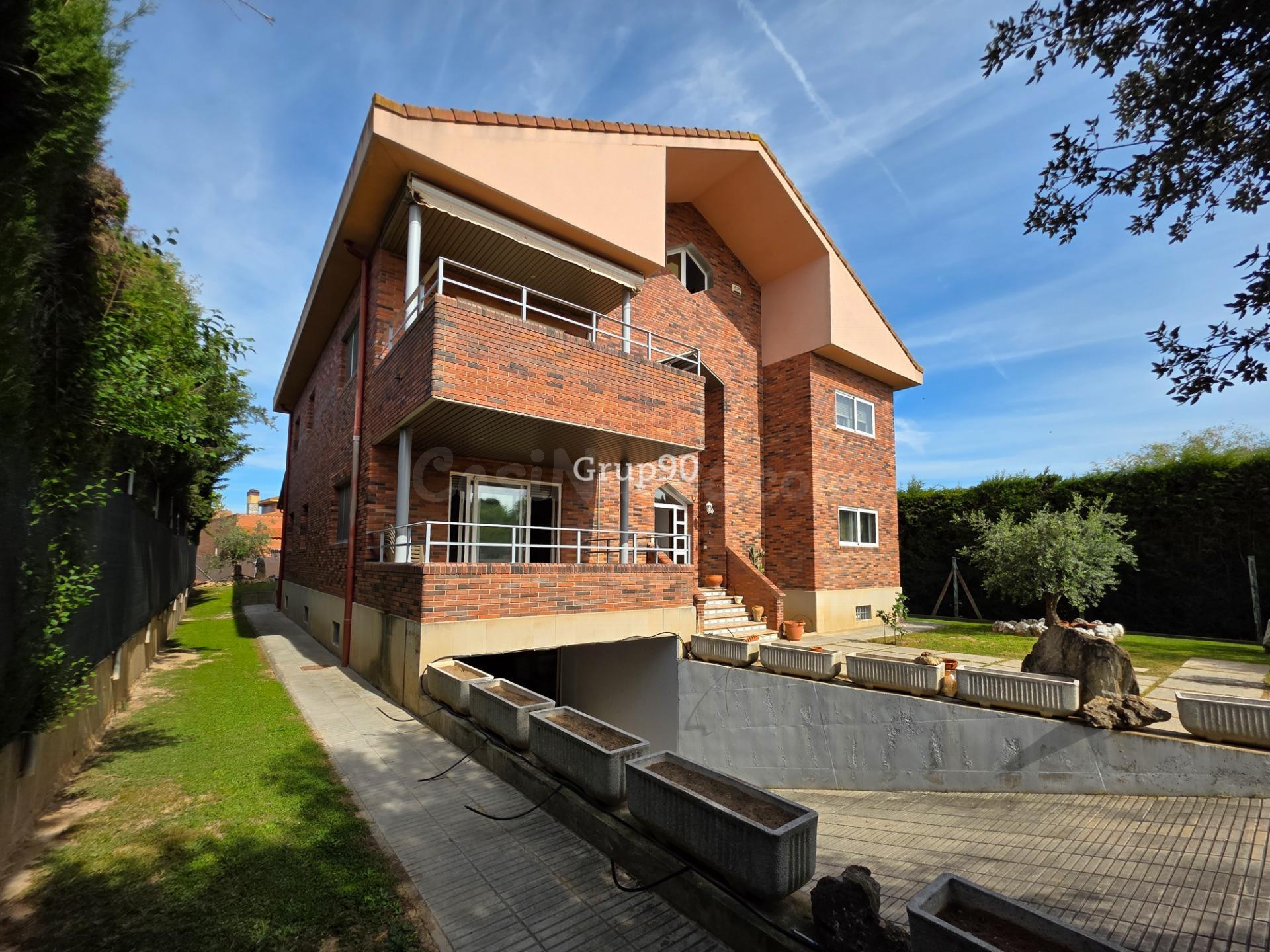 Chalet exclusivo en Lleida – Espacio, privacidad y ubicación - foto 5