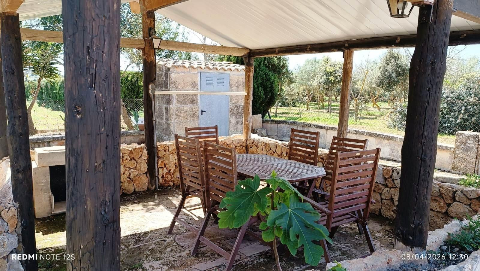 CASA DE CAMPO CON TERRAZA Y ZONA DE APARCAMIENTO EN SENCELLES.