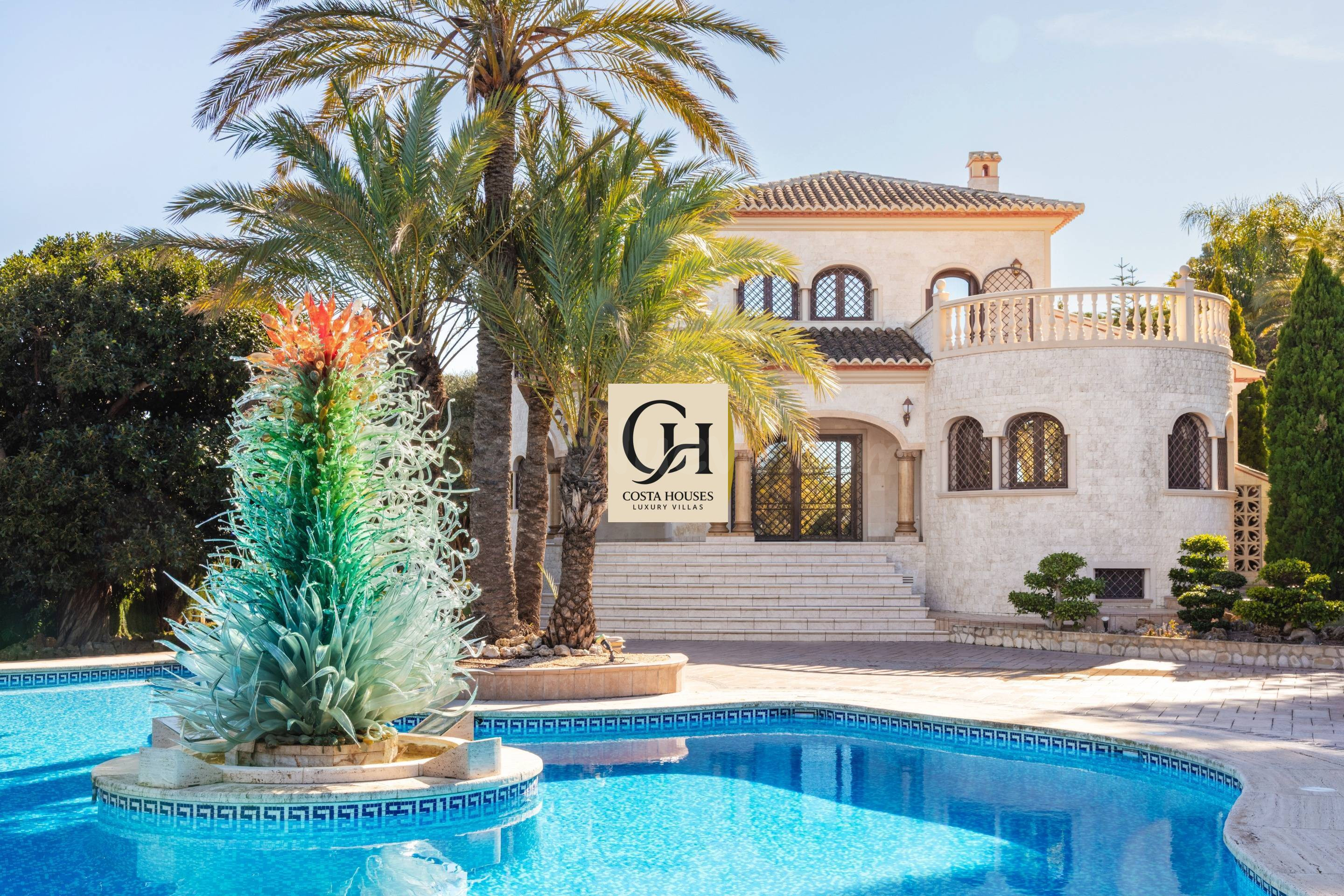 VILLAS EXCLUSIVAS EN JÁVEA CON VISTAS AL MAR Y A 5 MINUTOS DE LA PLAYA DEL ARENAL