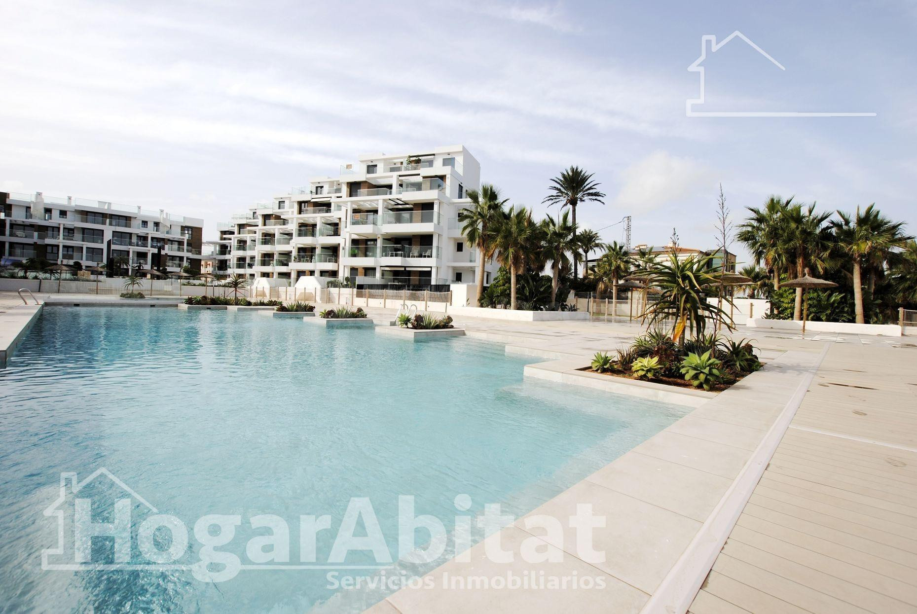 ¡ESPECTACULAR, A ESTRENAR! EXTERIOR EN RESIDENCIAL CON GARAJE Y PISCINA