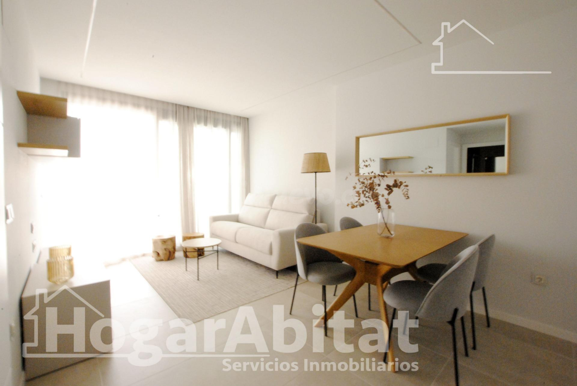 ¡A ESTRENAR, PRIMERA LÍNEA DE PLAYA! LUMINOSO EXTERIOR CON PISCINA Y TERRAZA