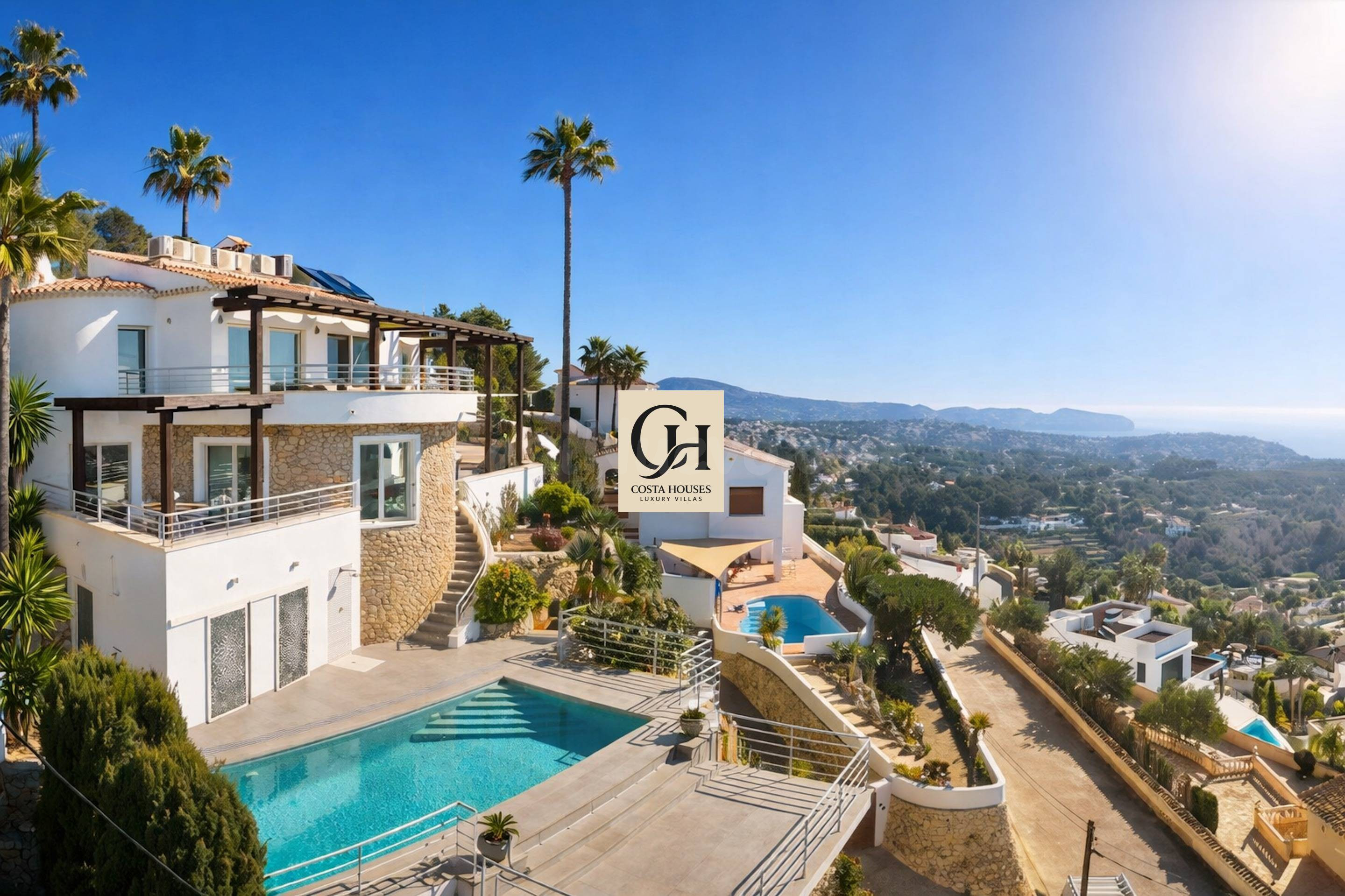 VILLA DE ESTILO MEDITERRÁNEO CON VISTAS AL MAR EN BENISSA EN VENTA