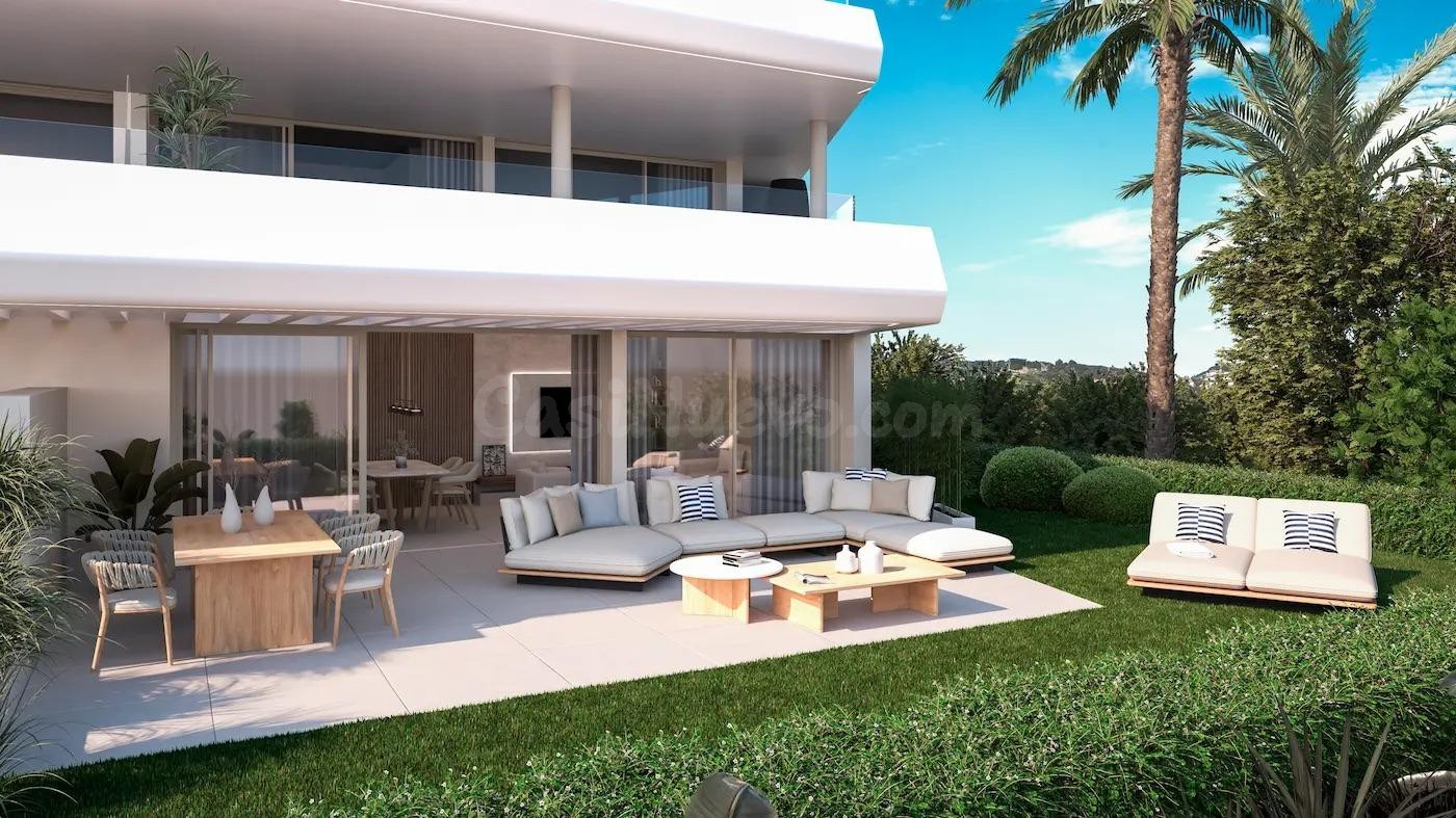 Apartamento planta baja de 2 dormitorios y 2 baños con vistas al mar en Buenas Noches, Estepona