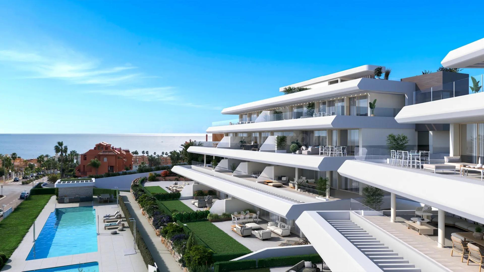 Apartamento planta baja de 2 dormitorios y 2 baños con vistas al mar en Buenas Noches, Estepona