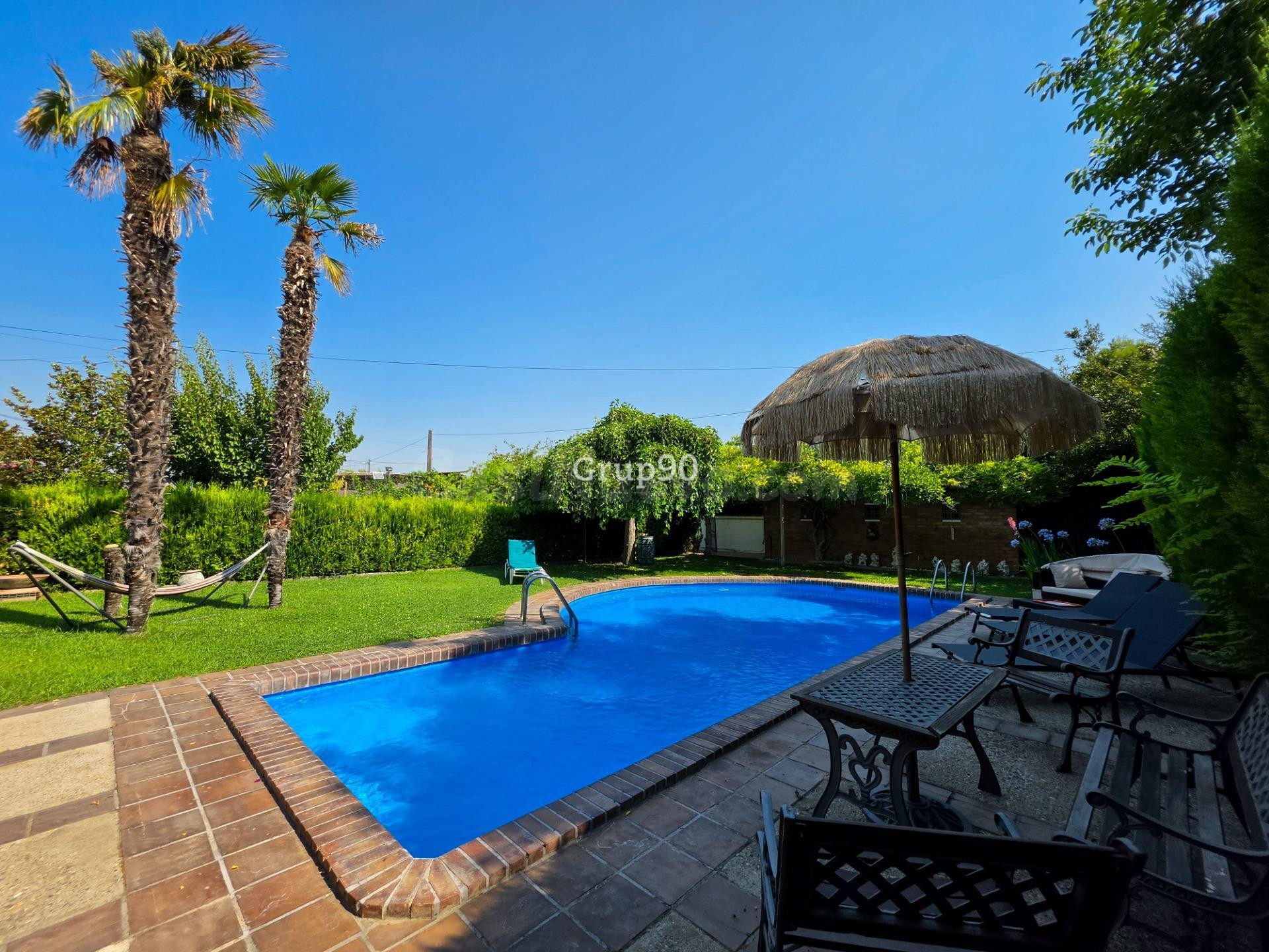 EXCLUSIVO CHALET INDEPENDIENTE CON PISCINA Y AMPLIA PARCELA  - foto 5