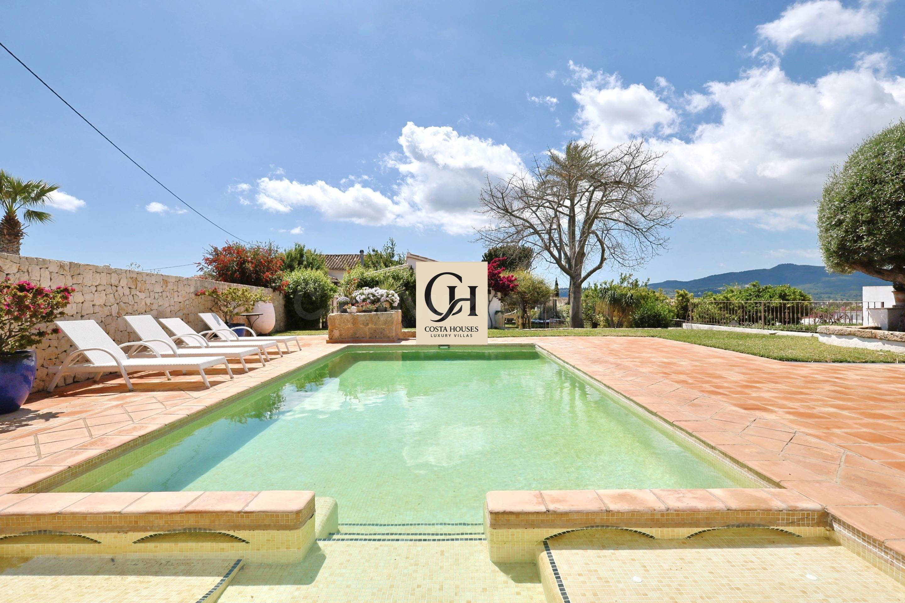 FINCA MEDITERRÁNEA CON PISCINA EN EL VALLE DEL MONTGO, JÁVEA XÀBIA - ALICANTE