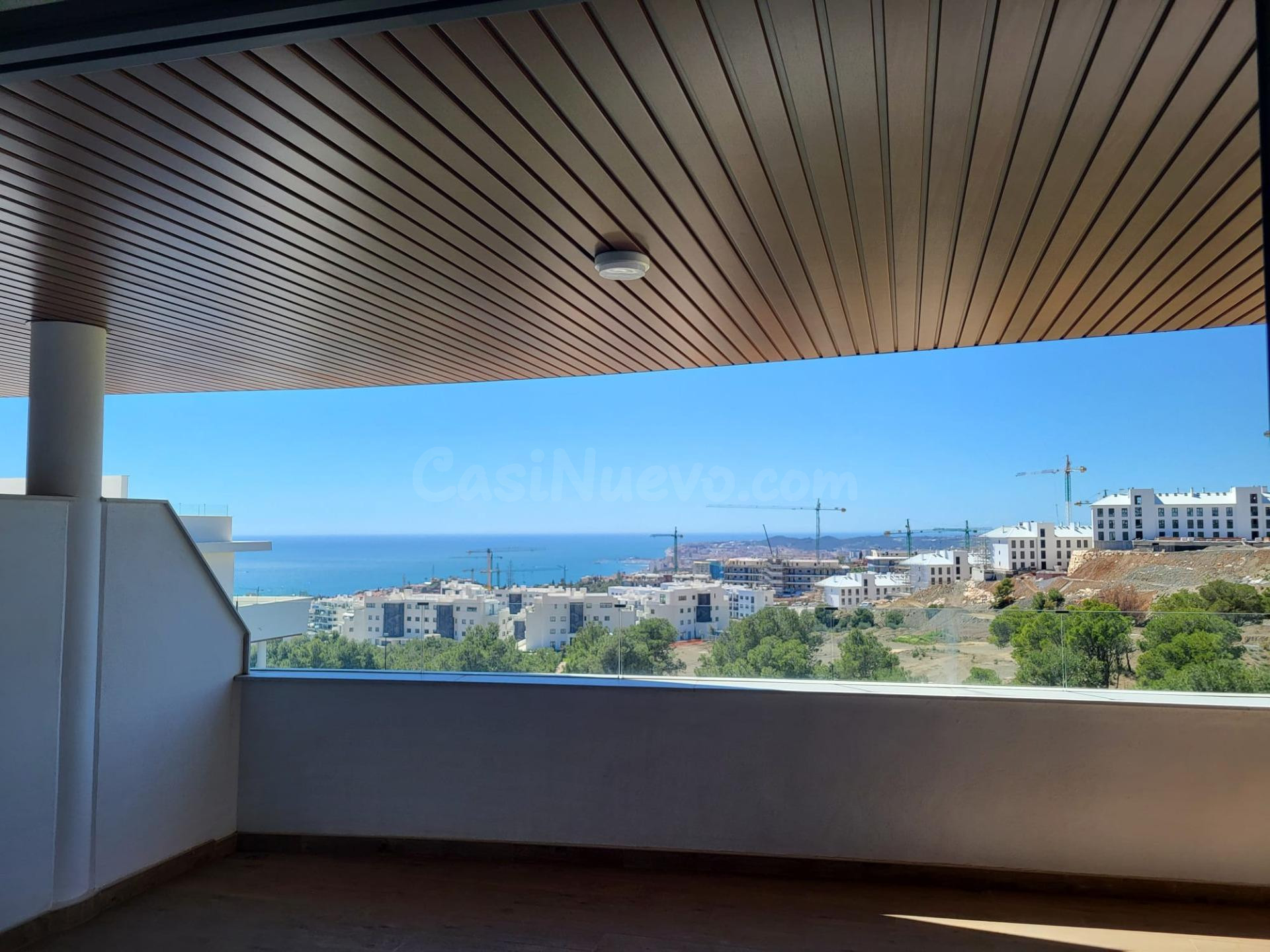 Apartamento de 2 dormitorios y 2 baños con vistas al mar. El Higuerón, Fuengirola