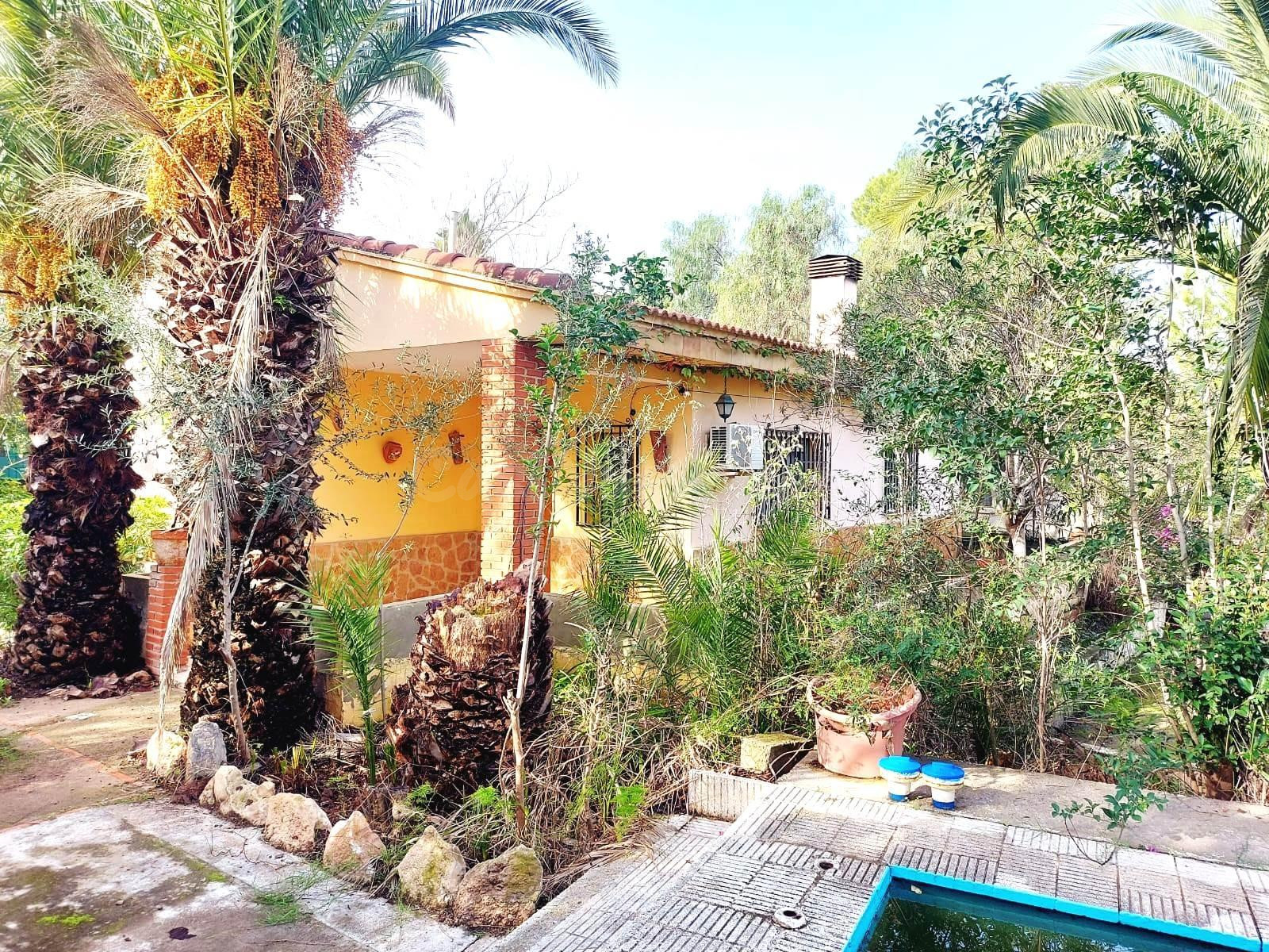 CHALET CON AMPLIA PARCELA A 3KM DE LA POBLACION Y DE LA CV 35