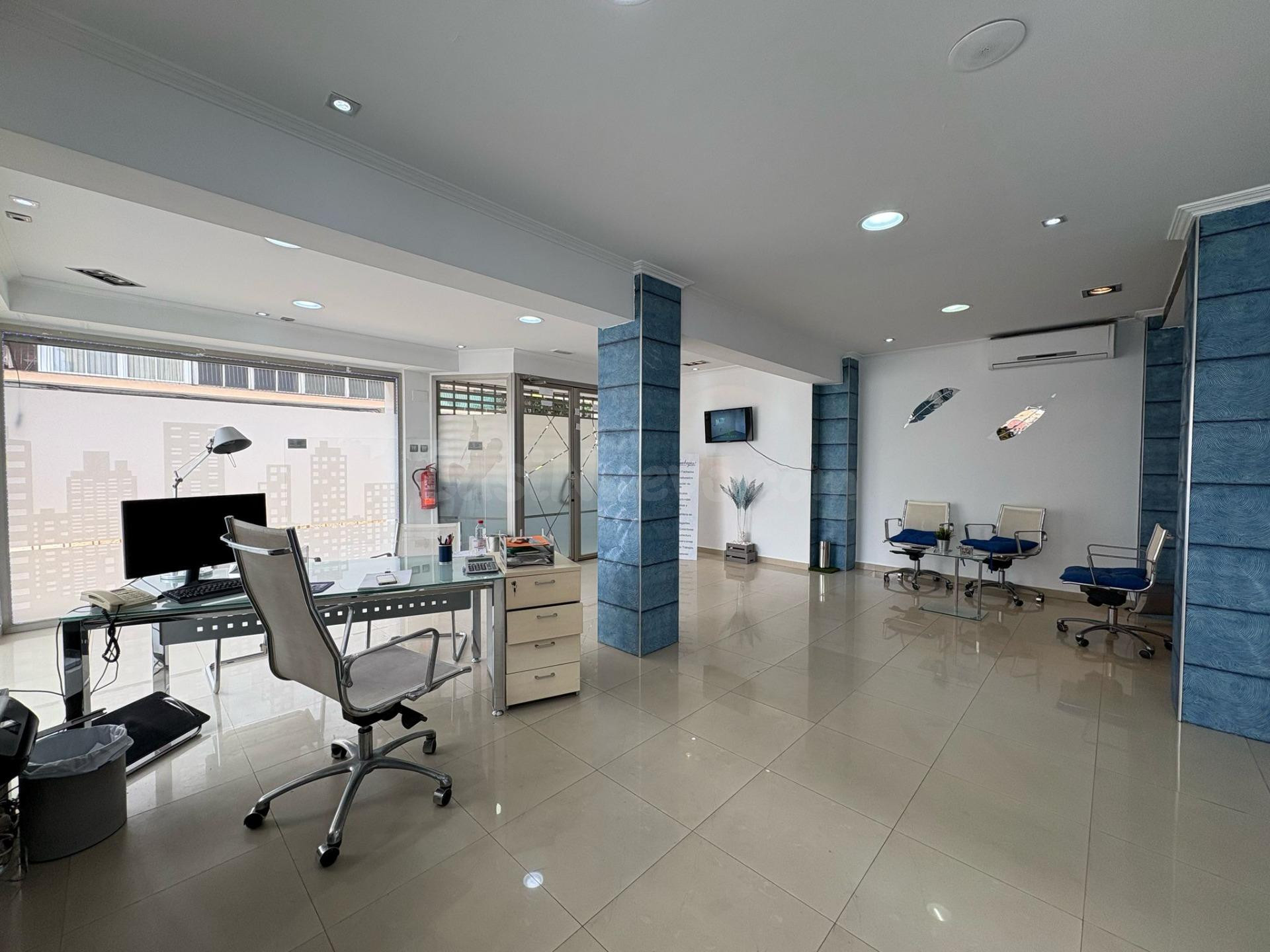 EXCELENTE LOCAL COMERCIAL EN PERFECTO ESTADO EN AVDA. PRINCIPAL DE QUART DE POBLET