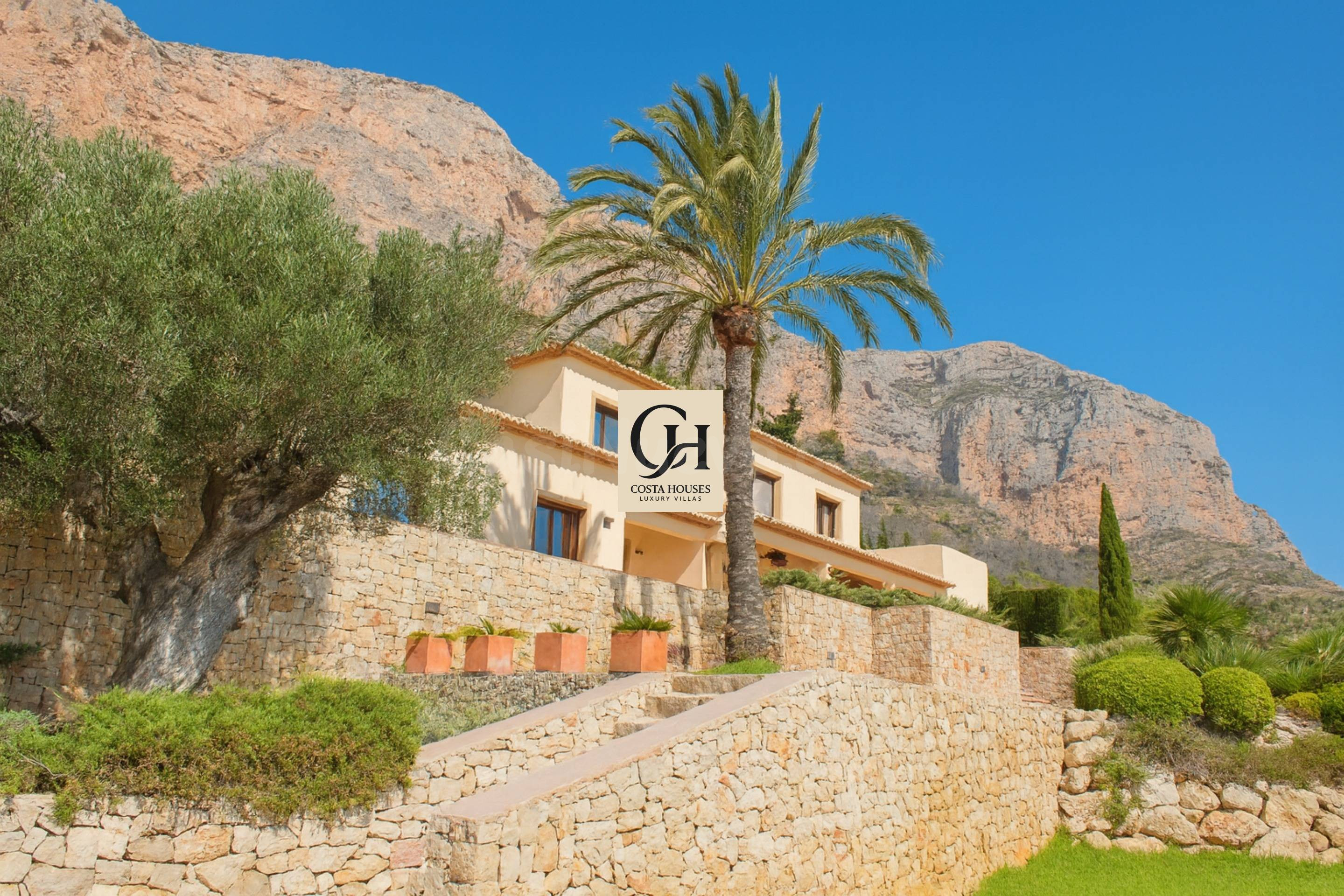 VILLA CENTURION · RESIDENCIA MEDITERRANEA DE LUJO EN MONTGO, JAVEA ALICANTE
