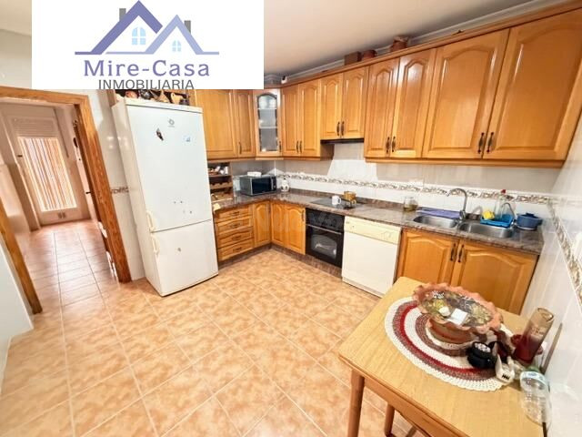 SE VENDE PLANTA BAJA, CON PATIO PISABLE DE 45 METROS CON BARBACOA