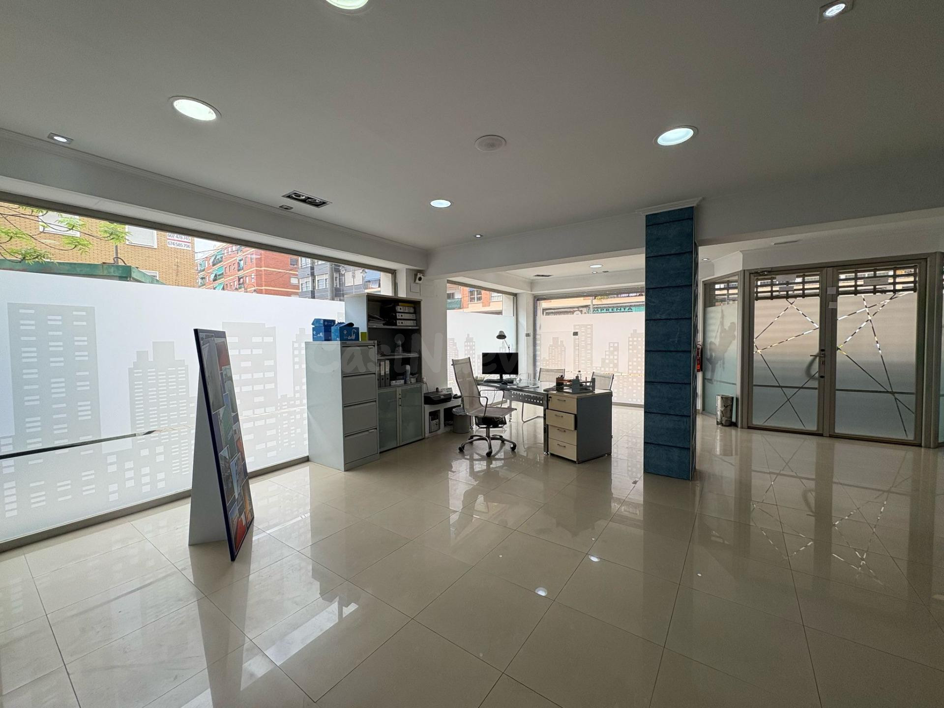EXCELENTE LOCAL COMERCIAL EN PERFECTO ESTADO EN AVDA. PRINCIPAL DE QUART DE POBLET