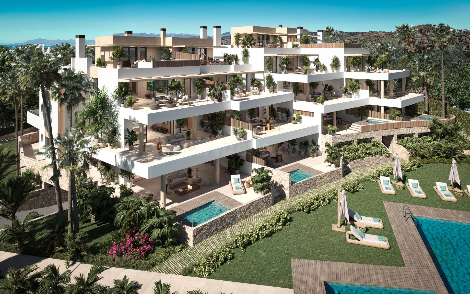 Apartamento planta baja de 4 dormitorios y 4 baños. Cabopino, Marbella Este