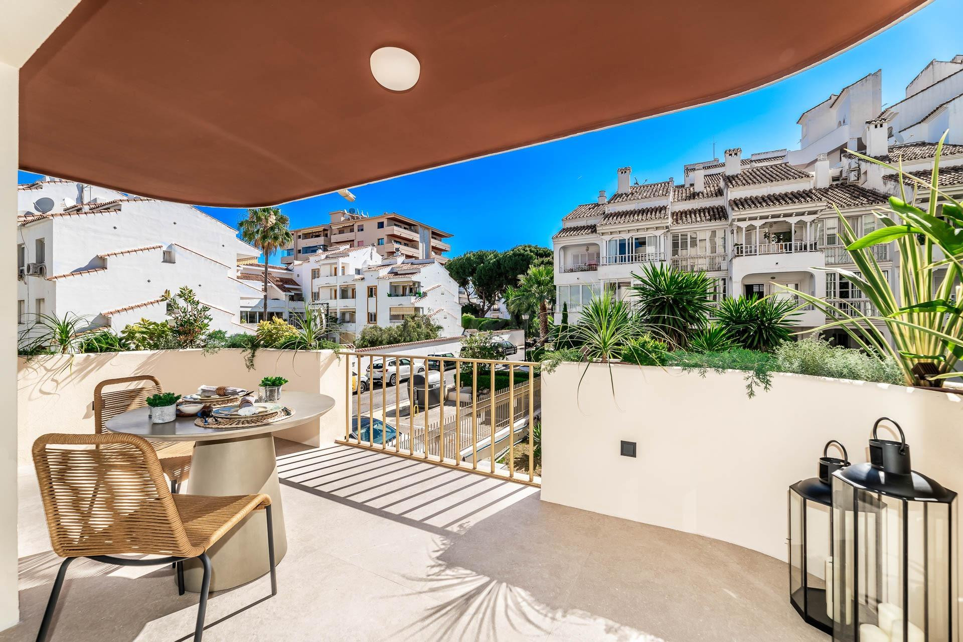 Apartamento de lujo de 2 dormitorios y 2 baños cerca de Puerto Banús, Marbella