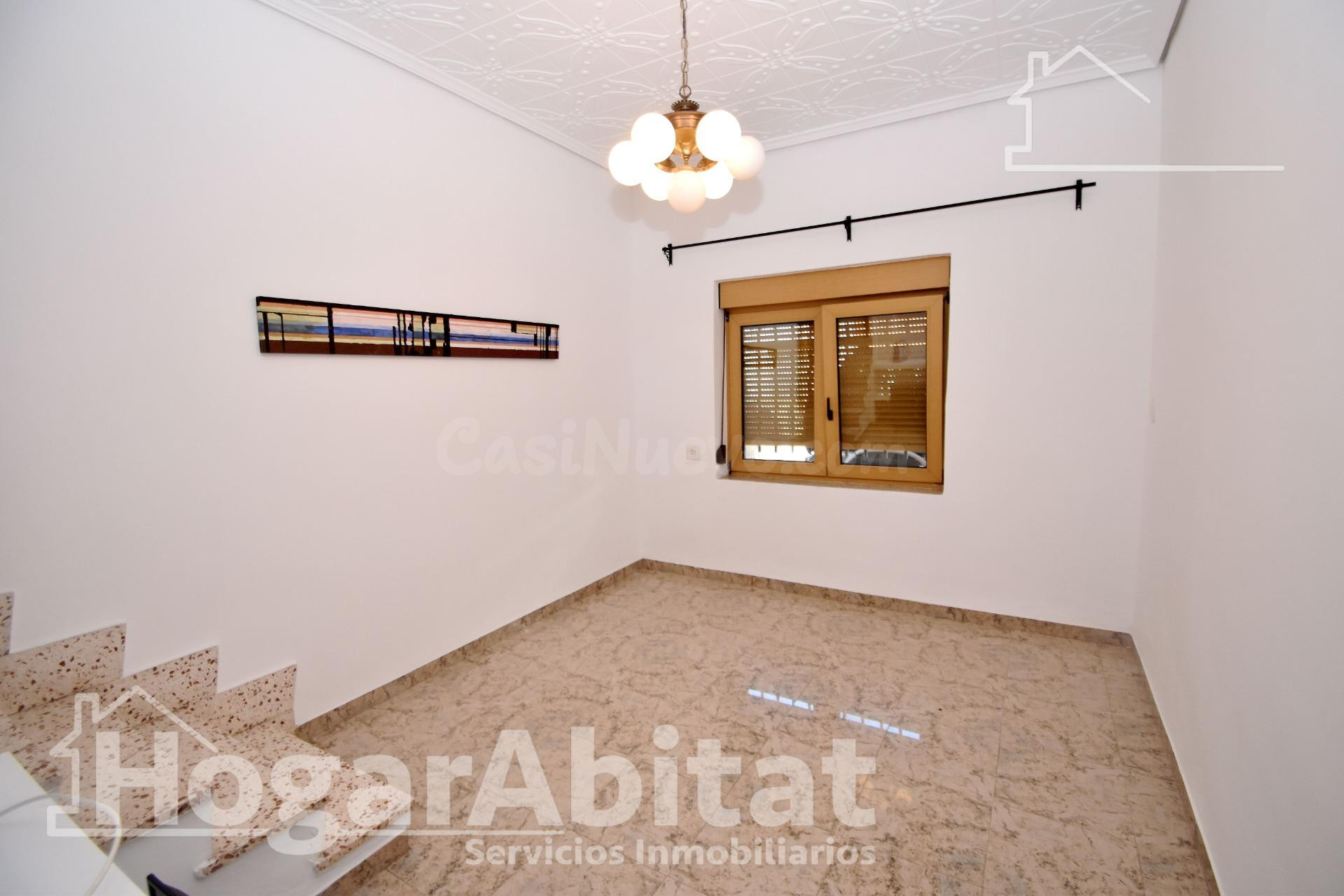 ¡EN PLENO CENTRO! GRAN CASA SEMIREFORMADA CON DOS TERRAZAS