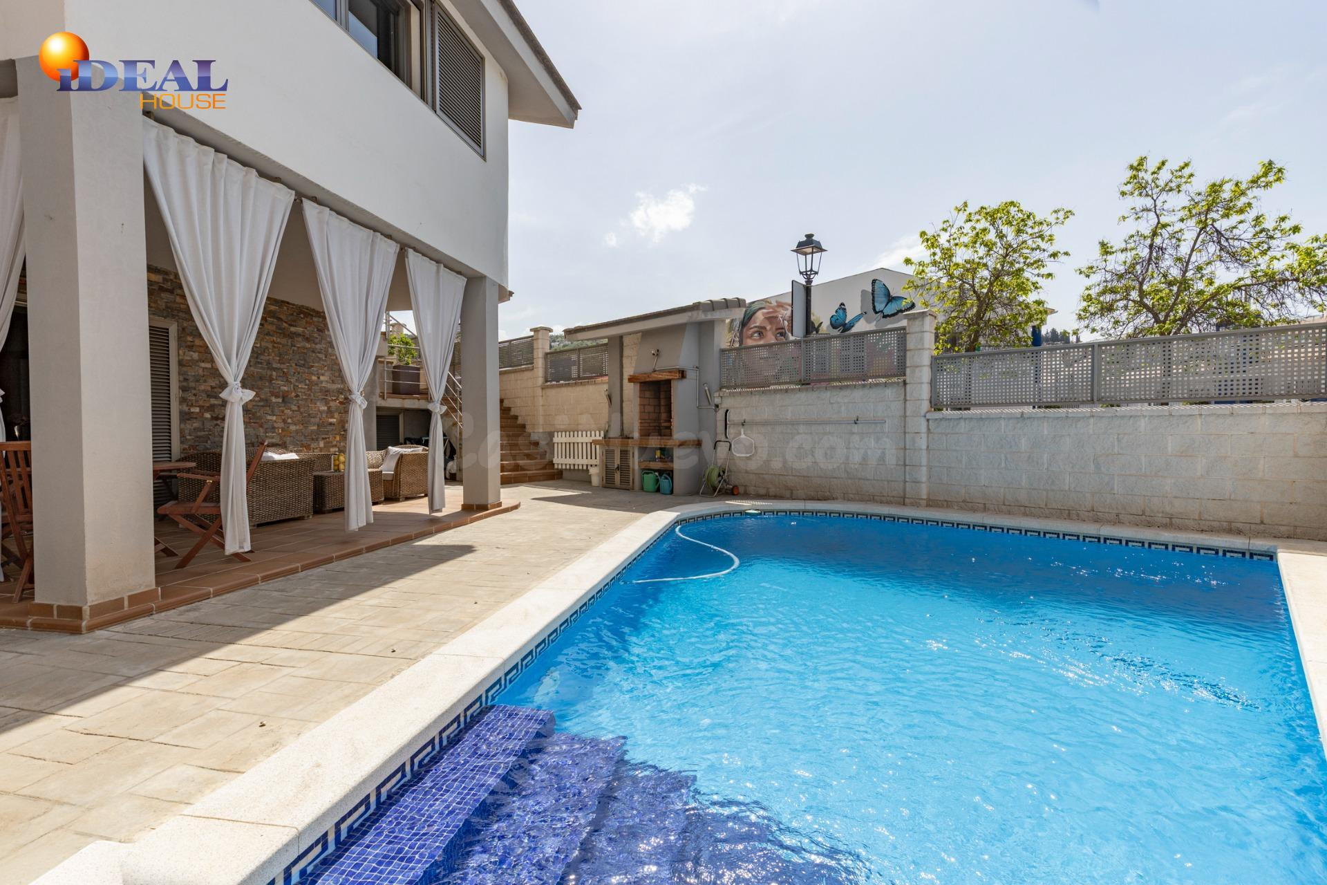 ¡ESPECTACULAR CHALET INDEPENDIENTE MODERNO CON PISCINA PRIVADA!
