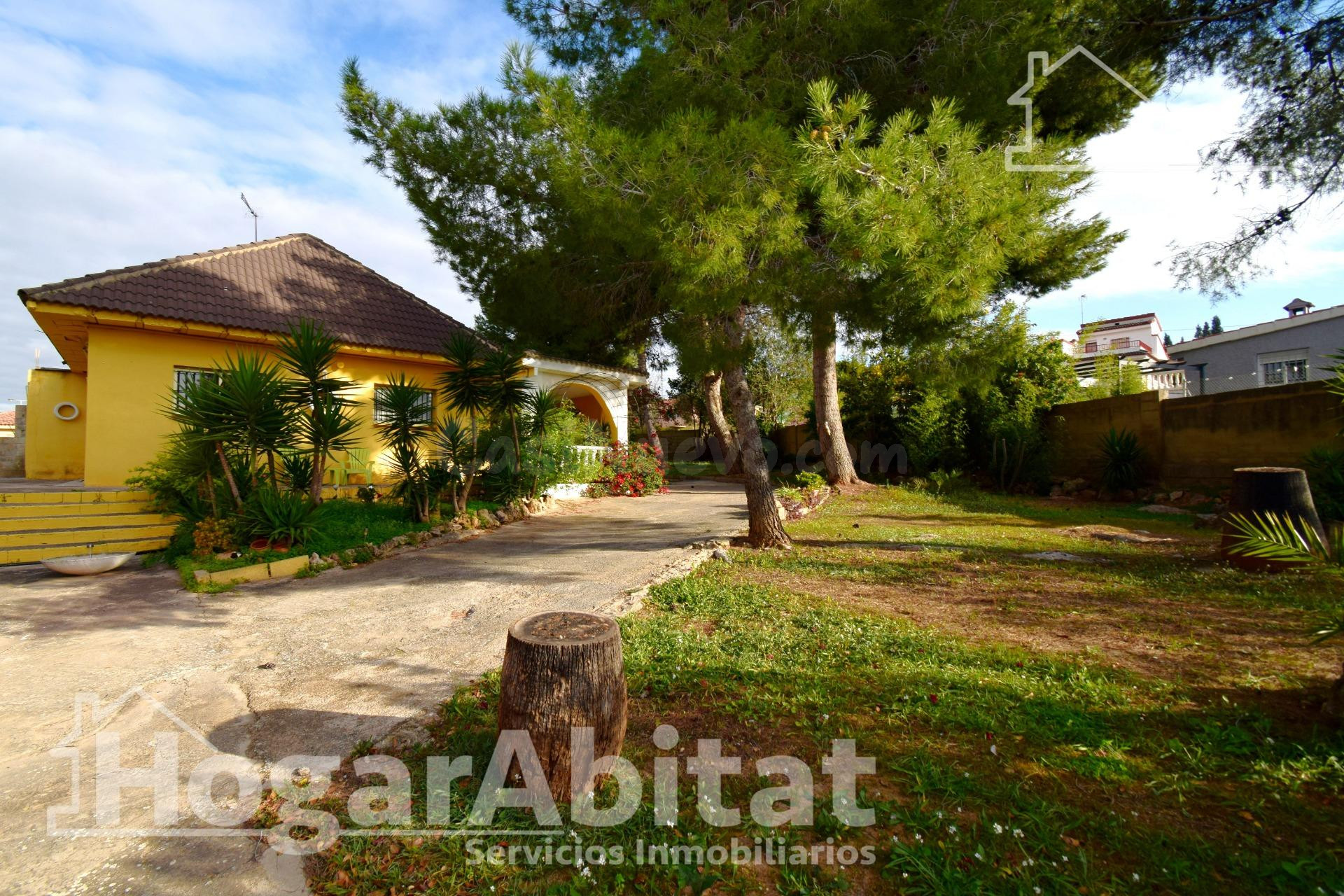 ¡MAGNÍFICO CHALET! MUY LUMINOSO CON PISCINA PRIVADA Y TERRAZA