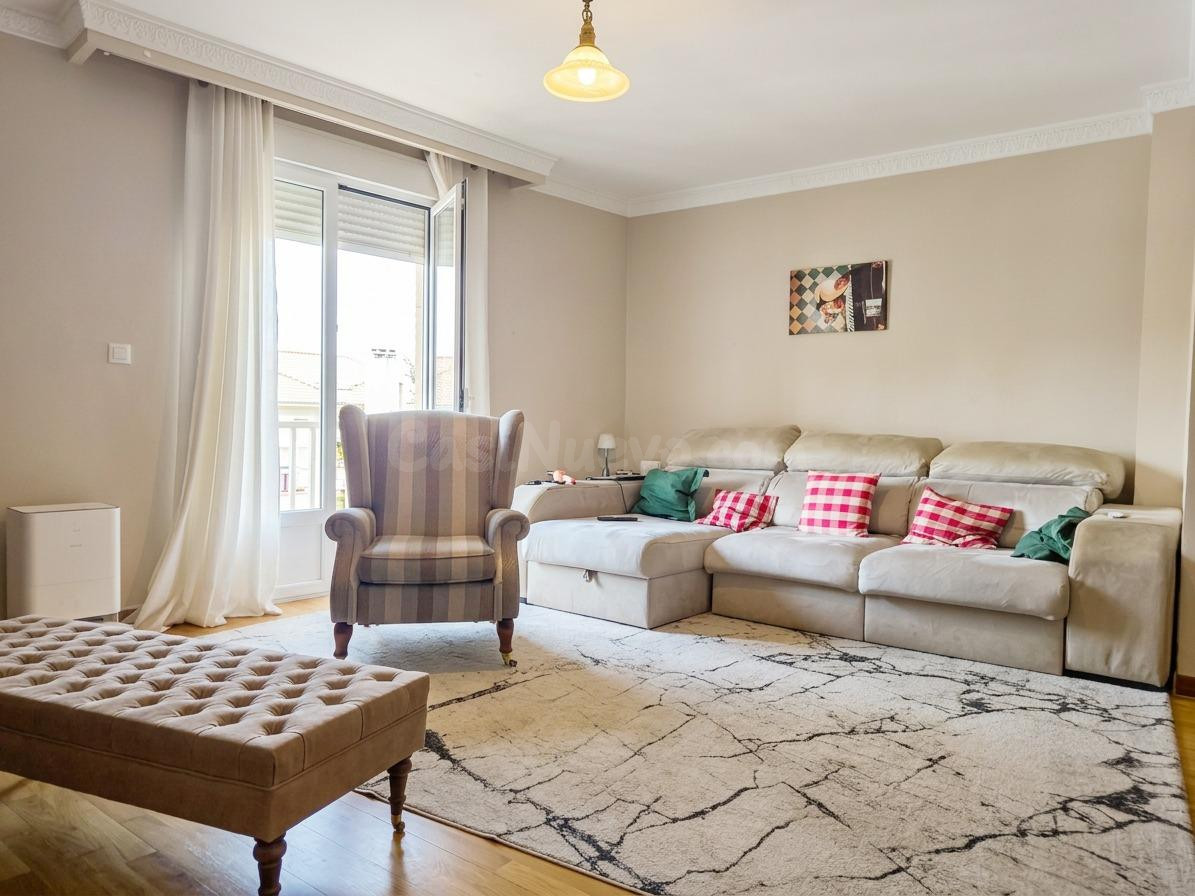 ENCANTADORA CASA DE PUEBLO REFORMADA CON TERRAZA Y VISTAS DESPEJADAS AL MONTGÓ EN LA XARA