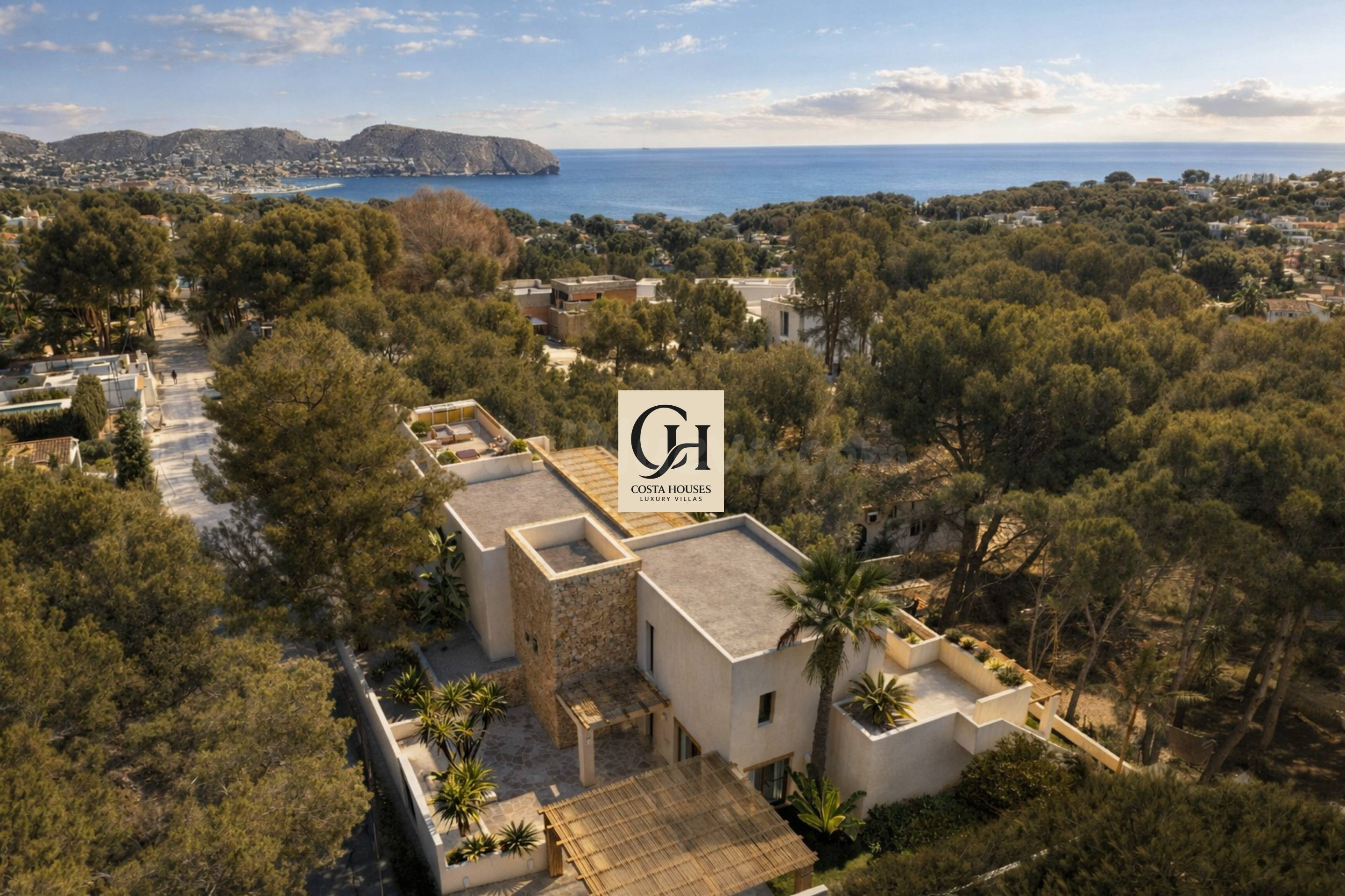 VILLA IBICENCA DE OBRA NUEVA EN construcción CERCA DEL MAR EN MORAIRA