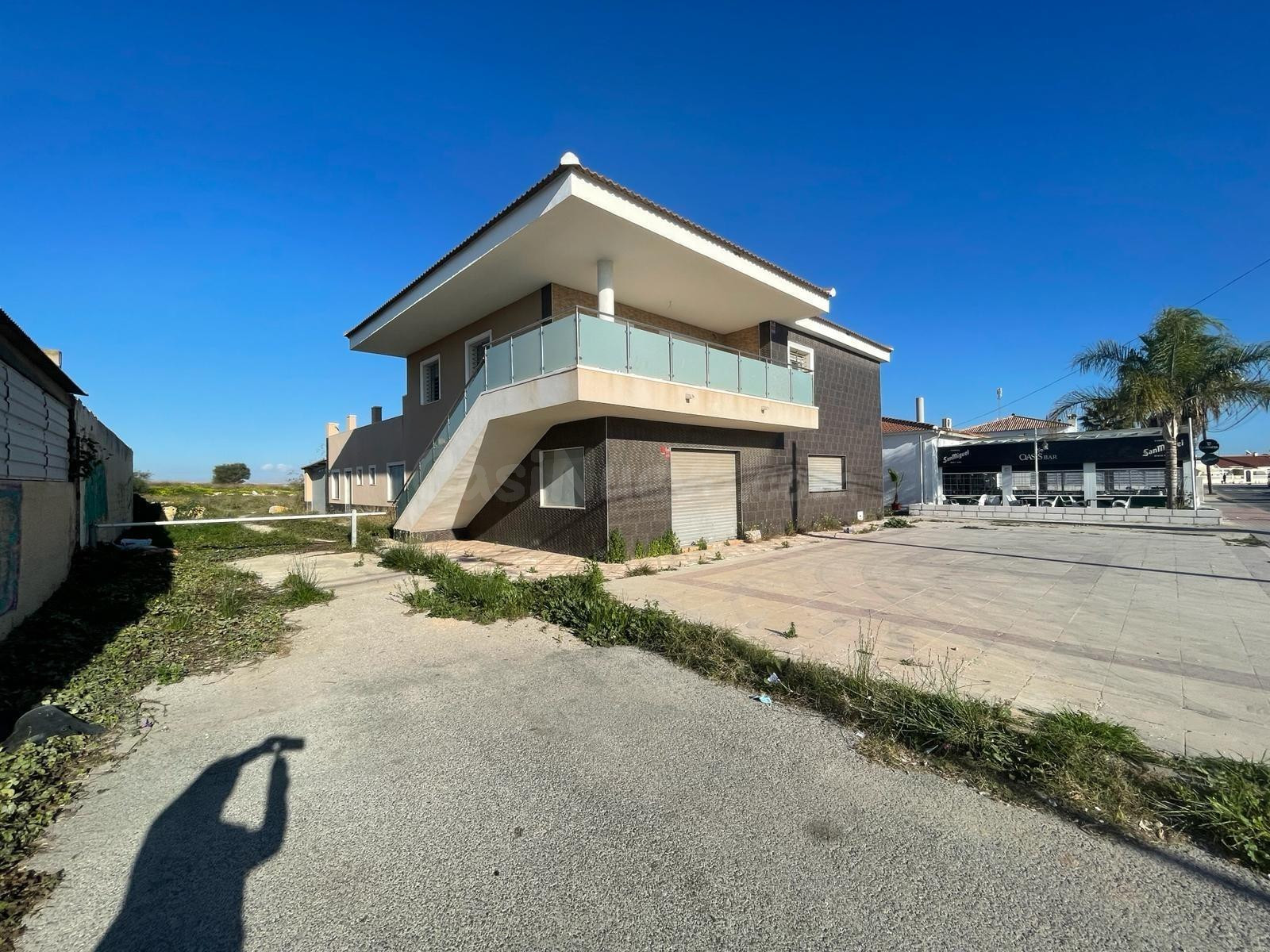 EXCLUSIVO EDIFICIO CON LICENCIA HOTELERA Y VIVIENDA DE LUJO – GRAN OPORTUNIDAD DE INVERSIÓN