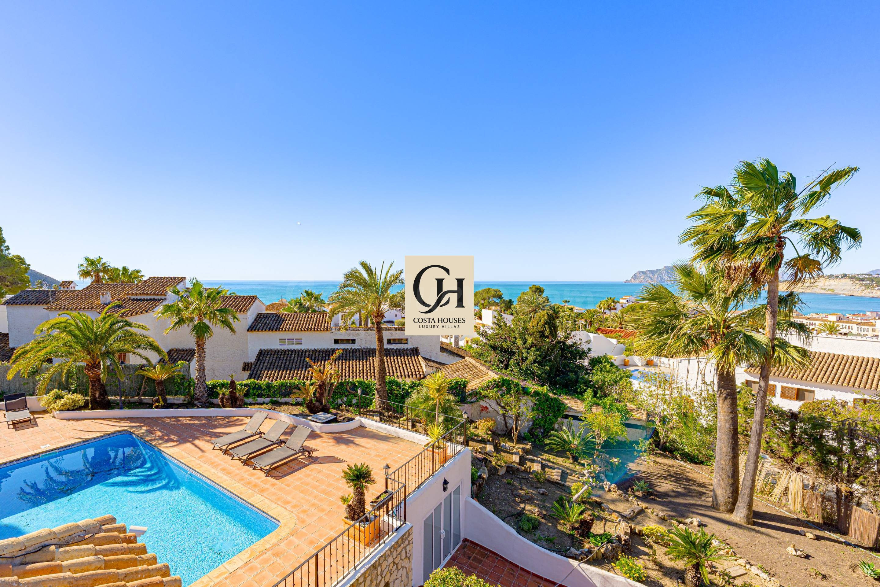 VILLA ARMONÍA DEL MAR · LUZ, CALMA Y VISTAS AL MEDITERRÁNEO EN MORAIRA
