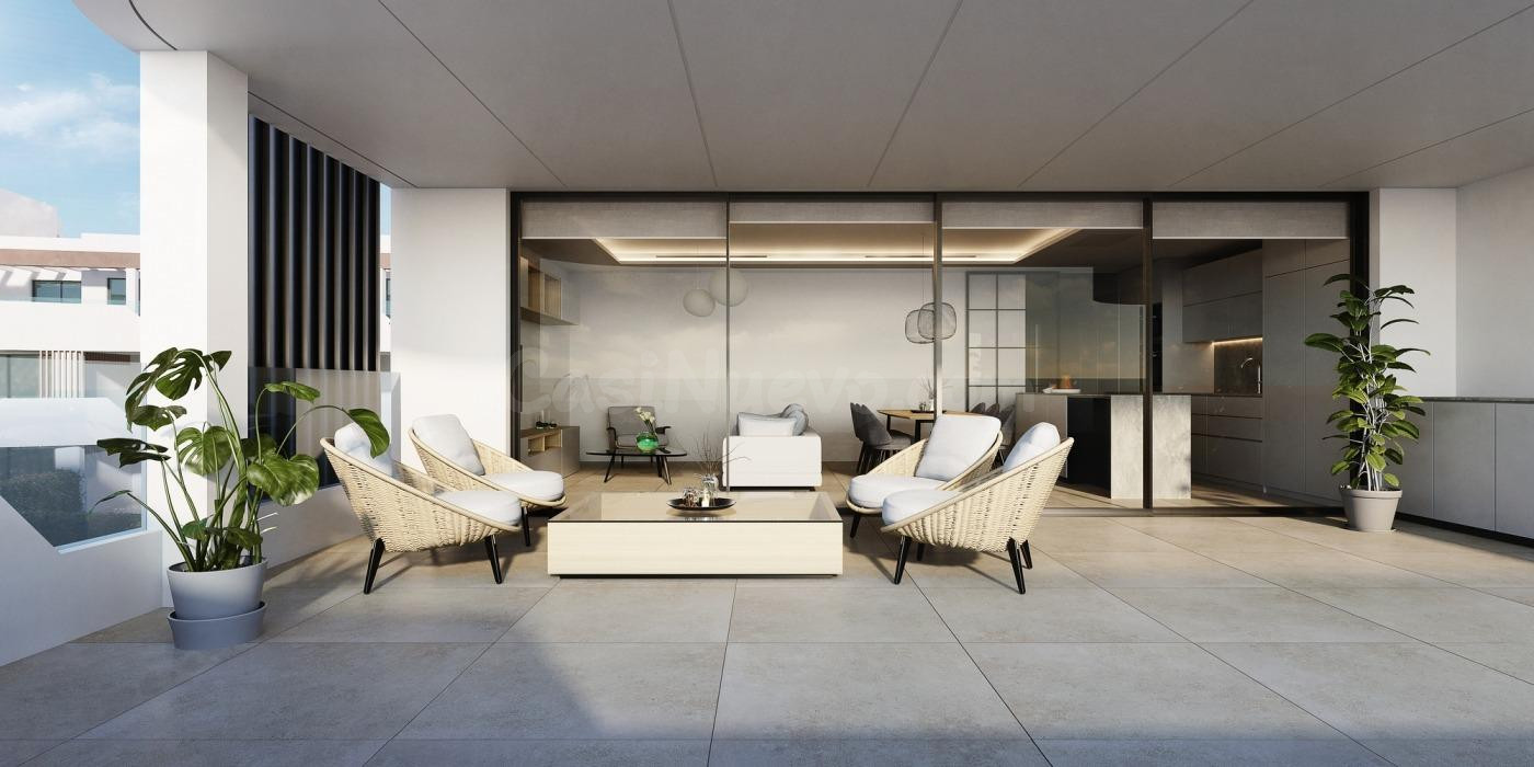 Apartamento planta baja de 3 dormitorios, 3 baños y amplio jardín. Estepona
