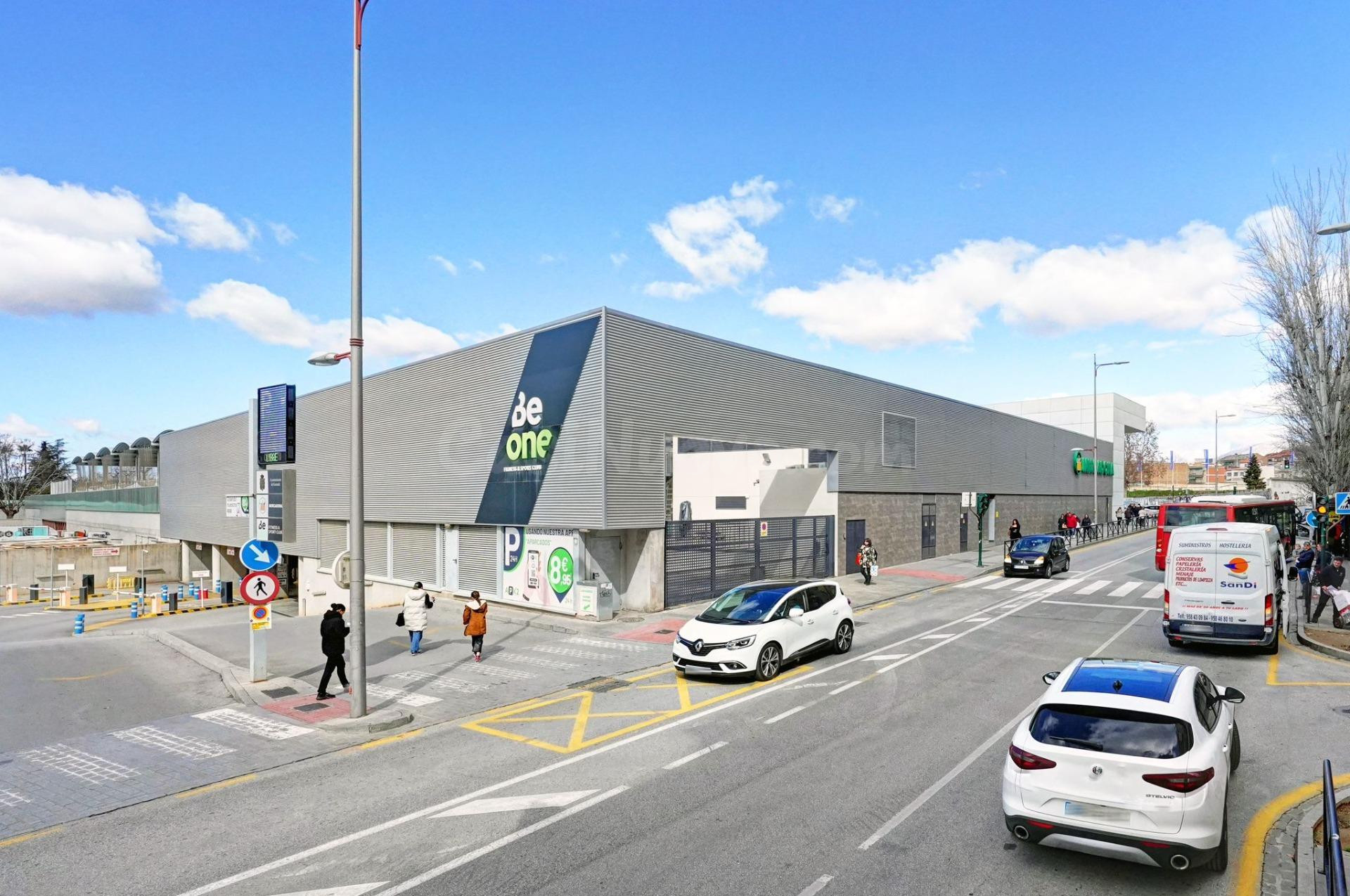 ¡¡¡ GRAN INVERSIÓN !!! TODA UNA PLANTA DE GARAJES Y TRASTEROS,POR TAN SOLO EL METRO CUADRADO A 393€