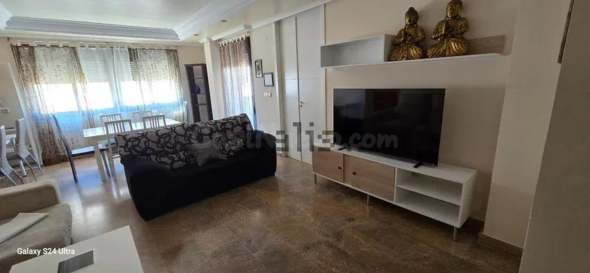 Amplio Piso de 4 Dormitorios con Licencia Turística en el Puerto Deportivo de Torrevieja