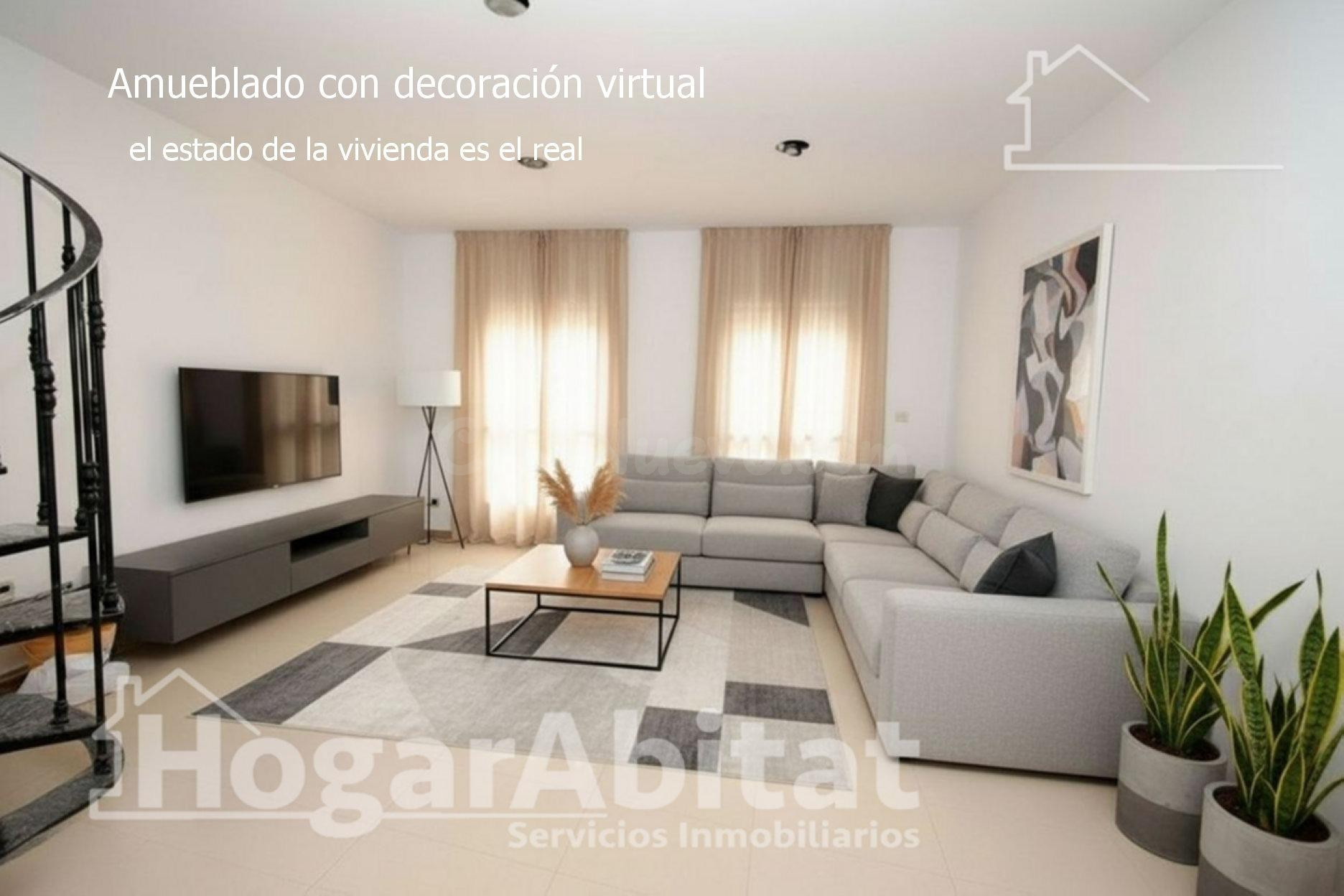 ¡CENTRO DE LLIRIA! ESPACIOSO, SEMINUEVO Y REFORMADO CON TERRAZA Y ASCENSOR
