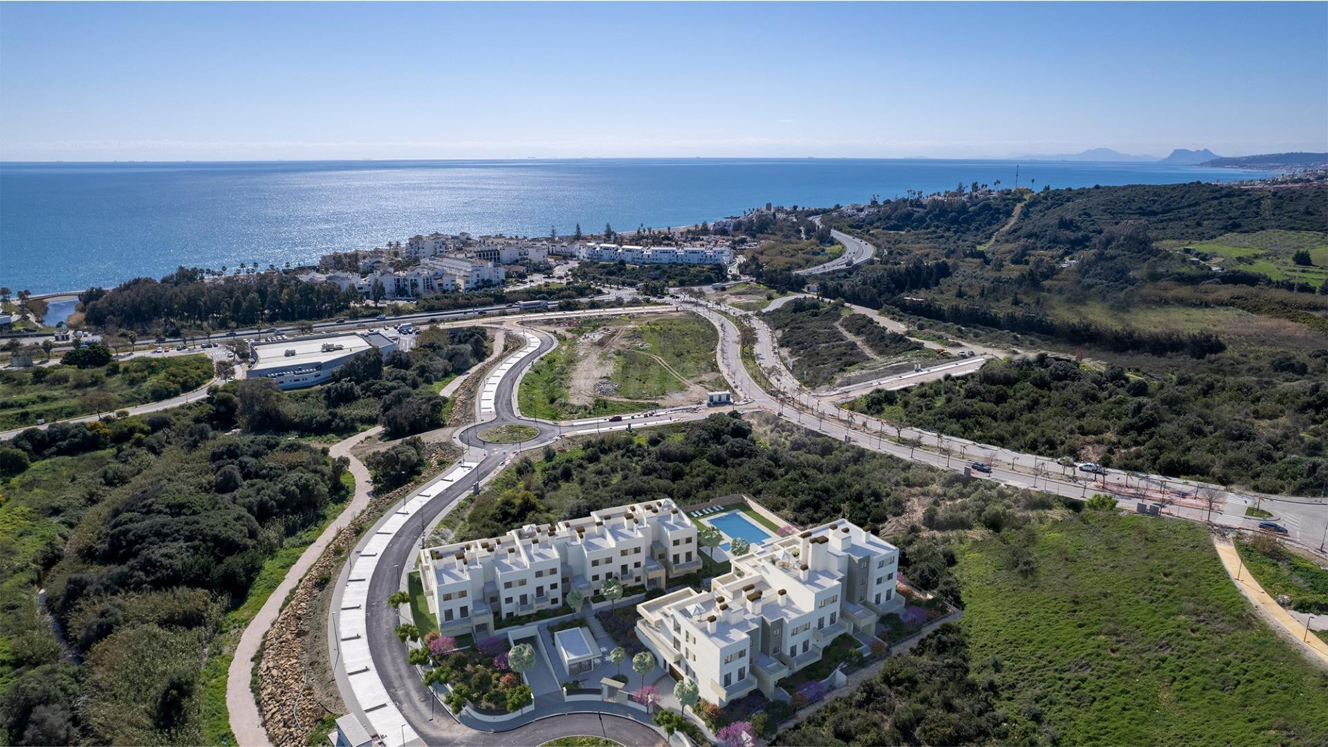 Ático de 3 dormitorios y 2 baños con vistas al mar. Valle Romano, Estepona
