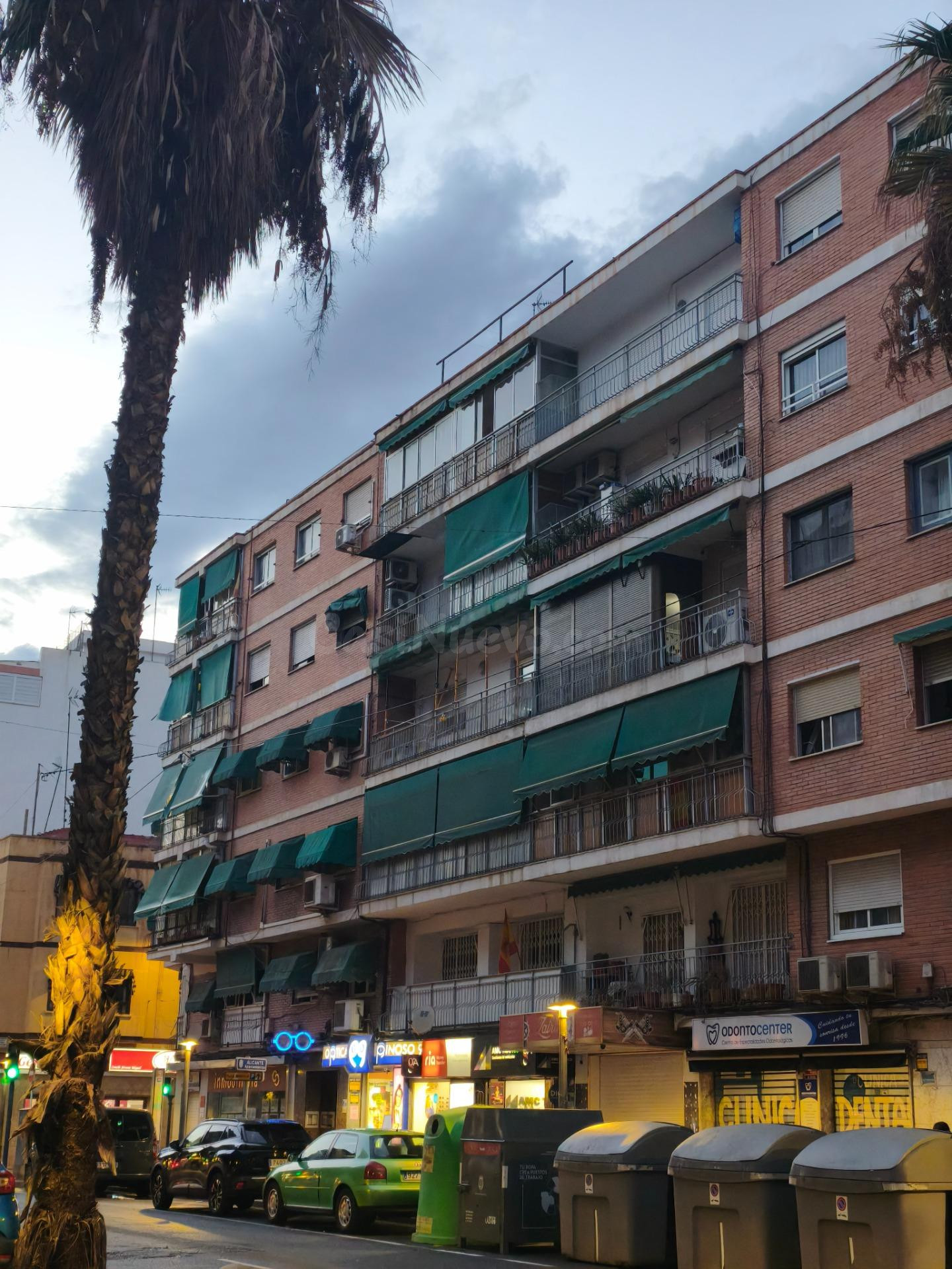 PISO DE 3 habitaciones Y 2 BAÑOS CON ASCENSOR EN CALLE PINOSO, ALICANTE